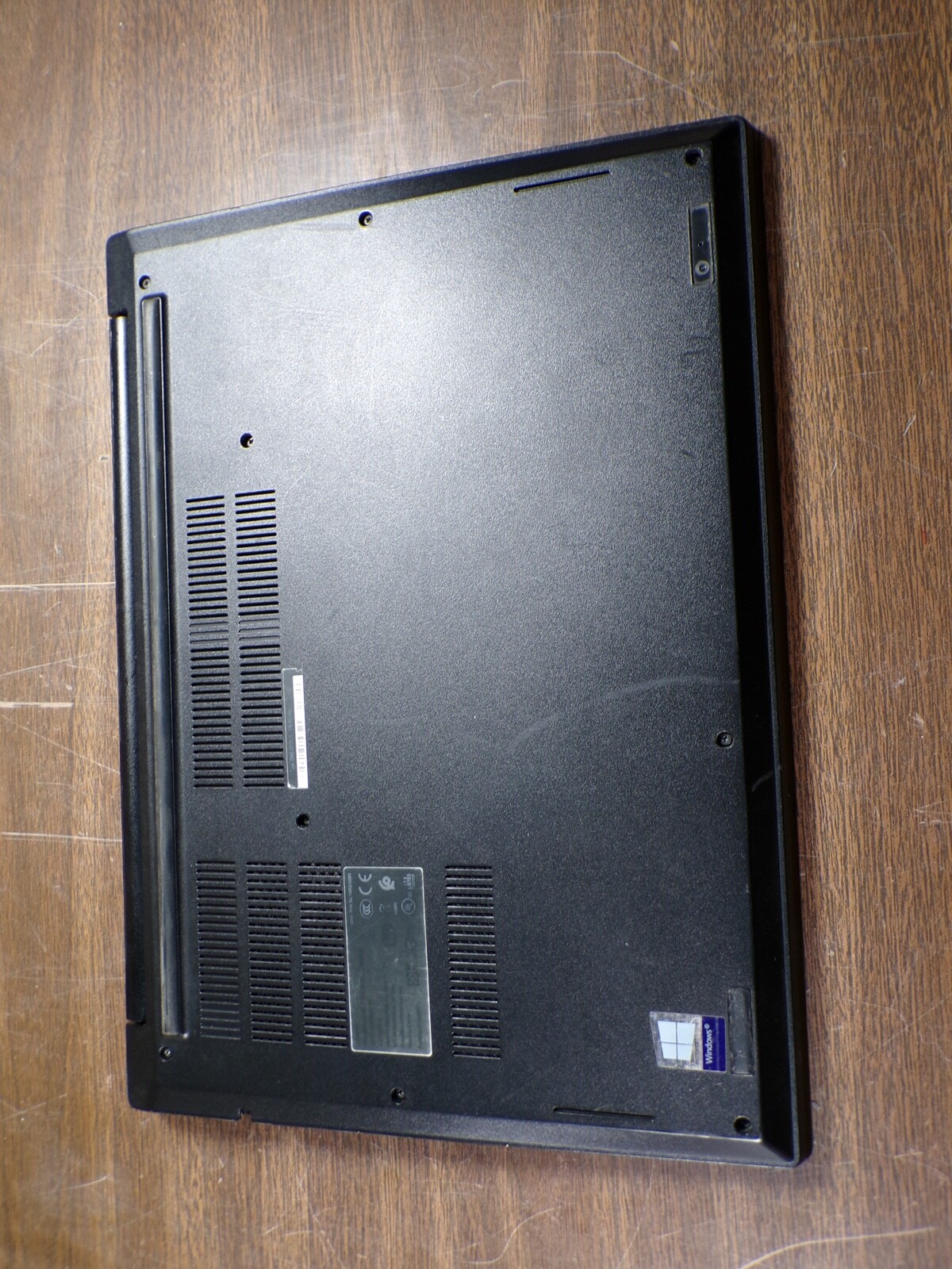 THINKPAD LENOVO E490 15 8GB RAM **BAD KEYBOARD /HAS BODY DAMAGE **NO HD