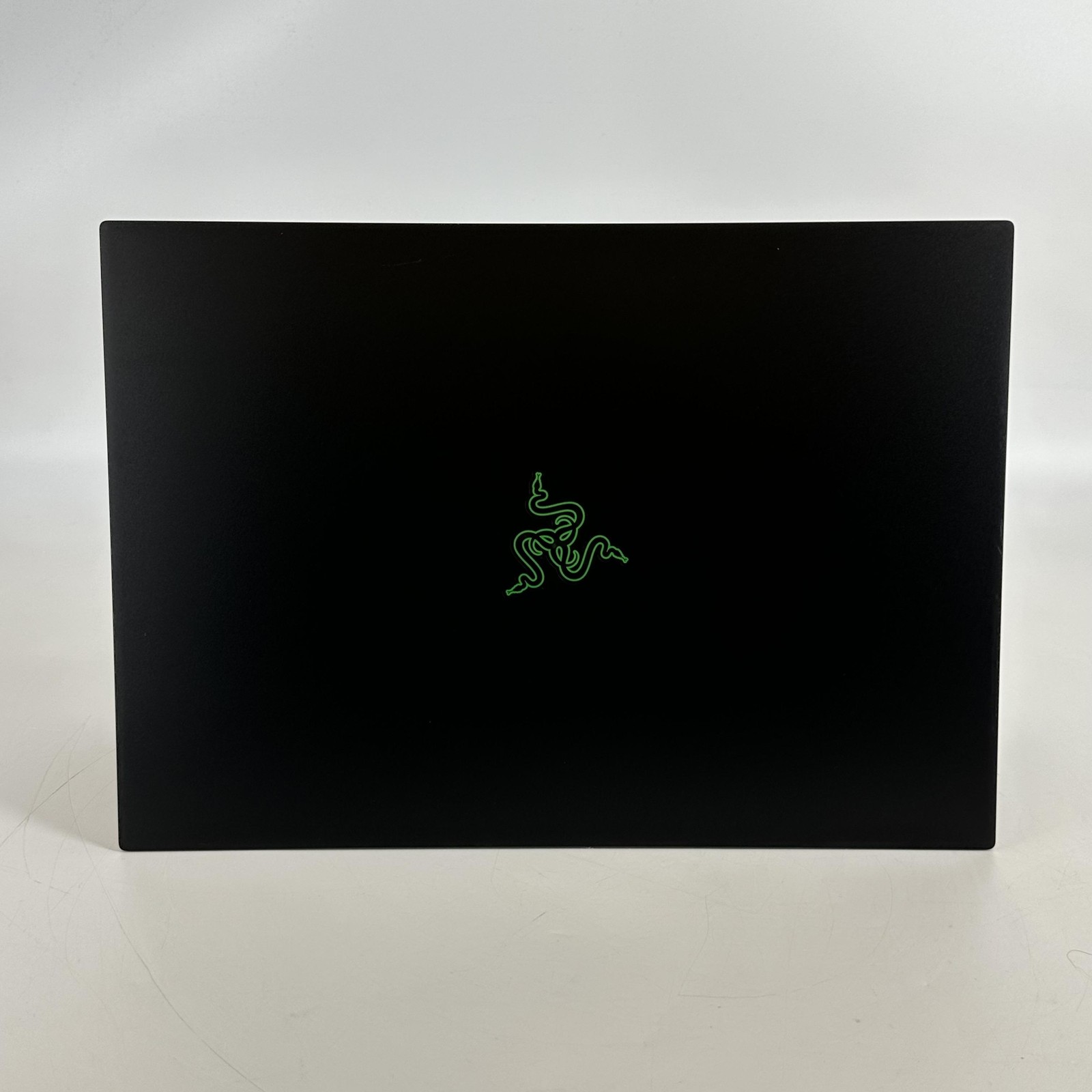 Razer Blade 16 240Hz QHD+ 2.0 GHz Ryzen AI 9 365 32GB 1TB RTX 5070 Ti Excellent