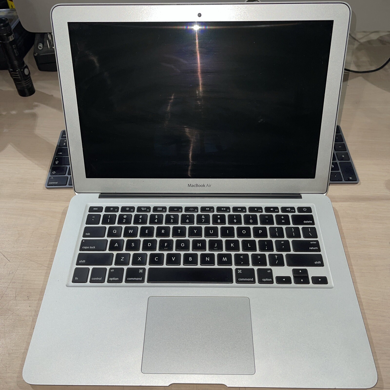 Apple Macbook Air Mid 2012 i5-3427U 1.8GHZ 4gb RAM NO HD