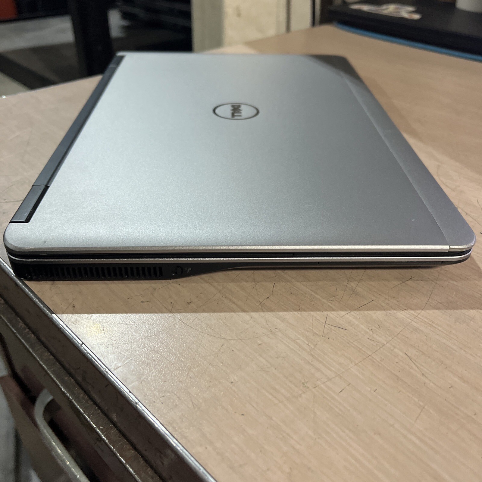 DELL LATITUDE E7240 INTEL CORE I5-4310U 2.00GHZ 8GB RAM NO HD