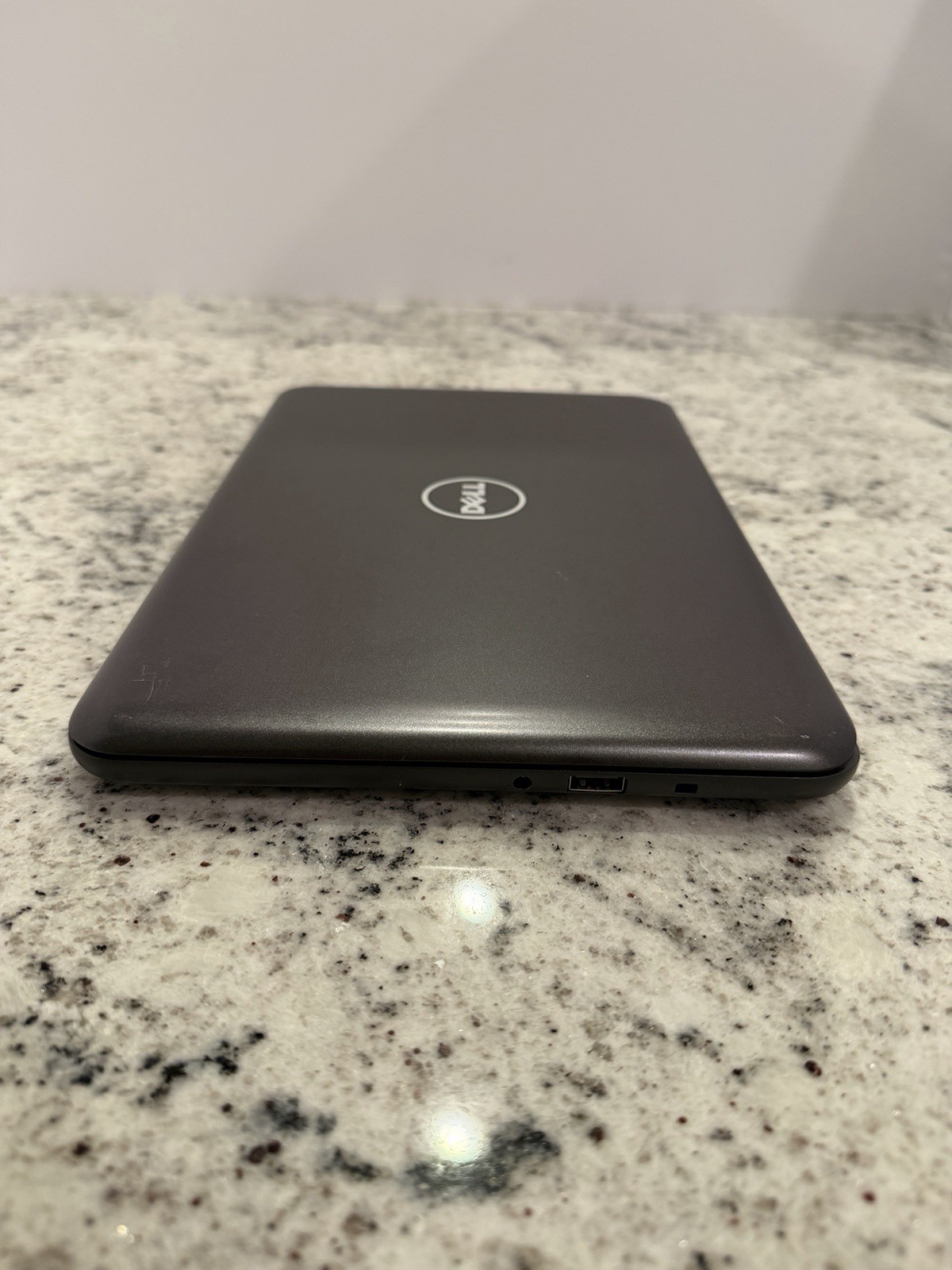 Dell Inspiron 11 3180 P24T003 Laptop AMD A6 4GB For Parts w Charger