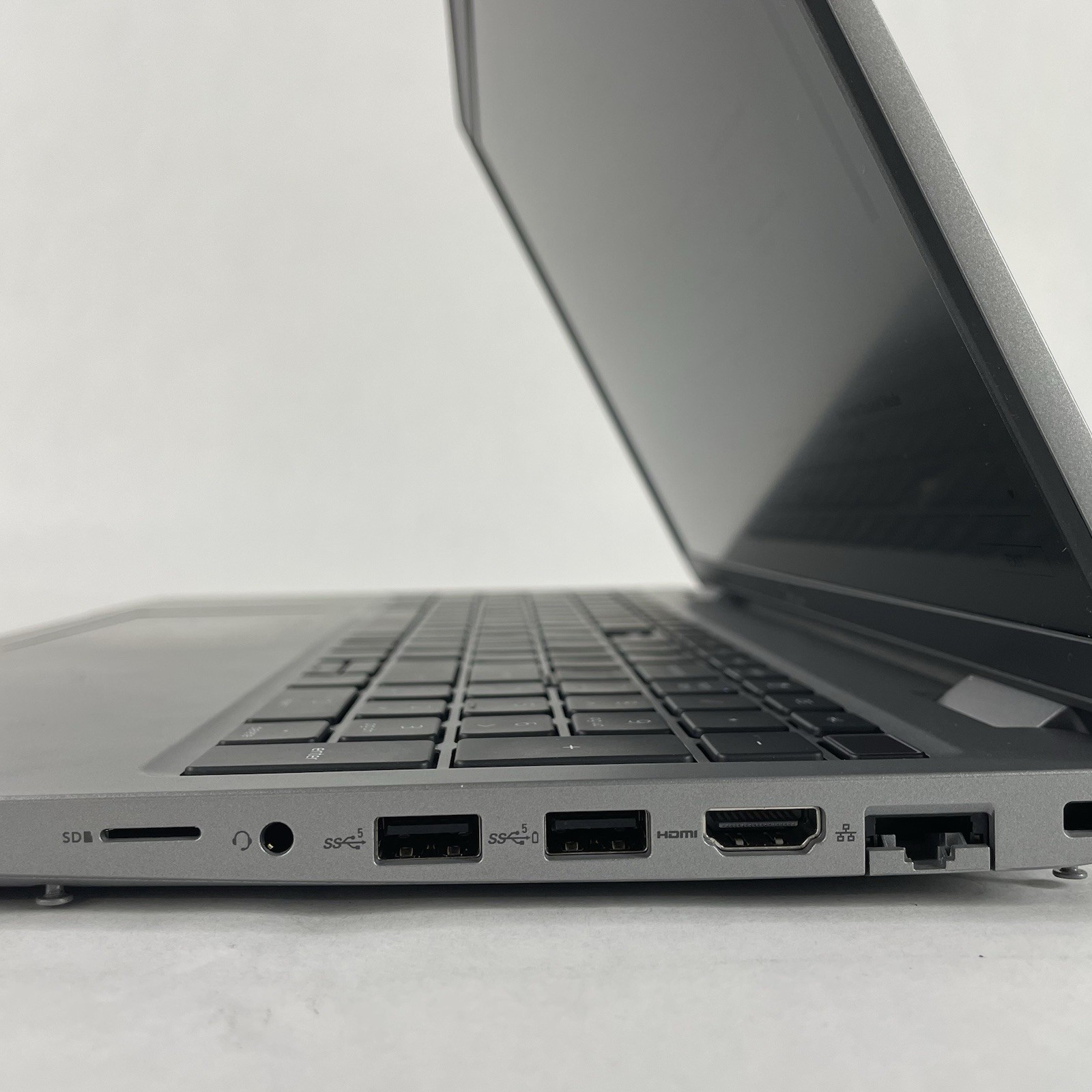 Dell Latitude 5540 15.6″ i7-1365U 4.75 GHz 8 GB RAM No SSD No OS Missing 9 Key