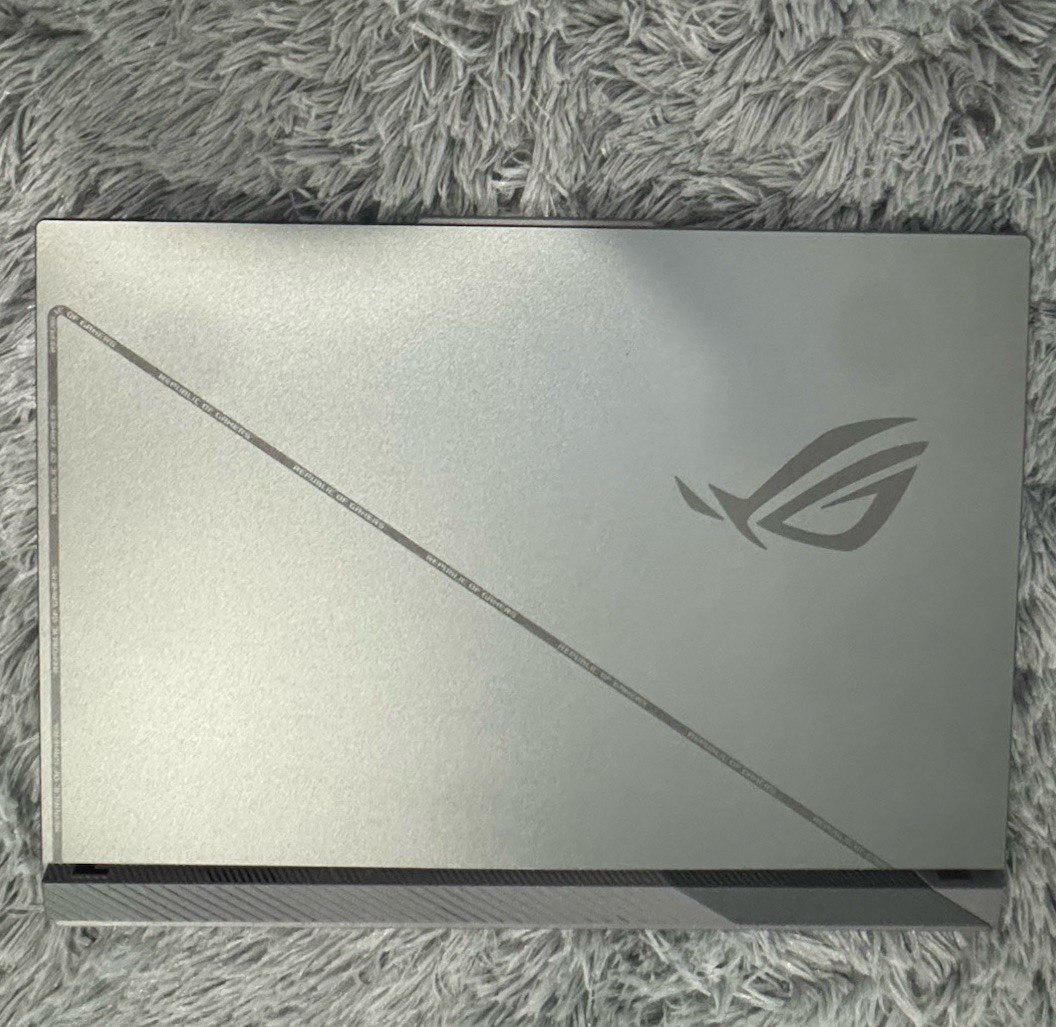 ASUS ROG Strix G16 16″ FHD i7-13650HX/RTX 4060/16GB/1TB SSD/Win11 G614JV-AS73