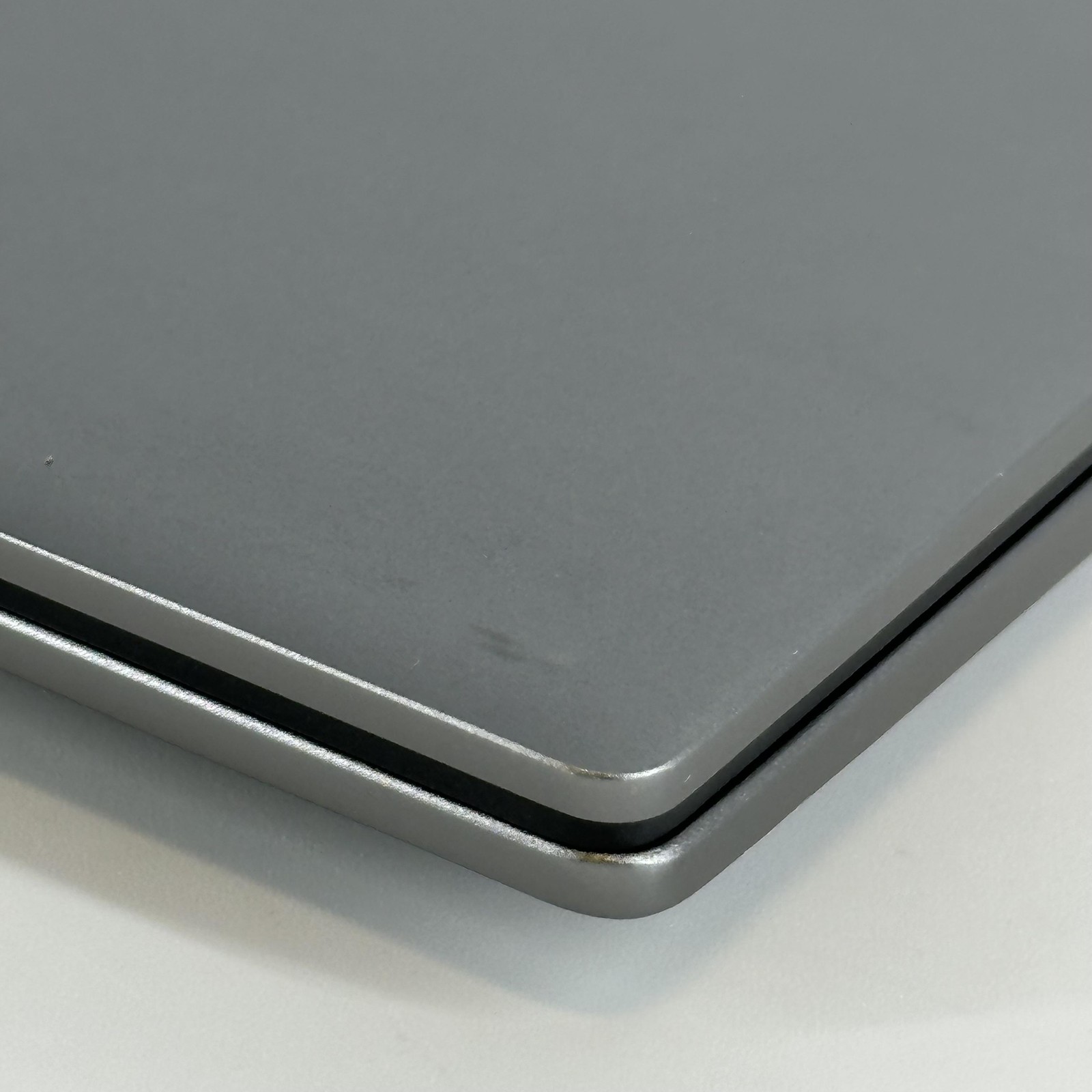 Dell Latitude 7440 14 Gray QHD+ TOUCH 1.8 GHz i7-1365U 32GB 512GB SSD Excellent