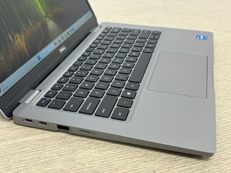 Dell Latitude 5320 i7-1185G7 3.0GHz 16GB 256GB SSD Windows 11 Pro Laptop
