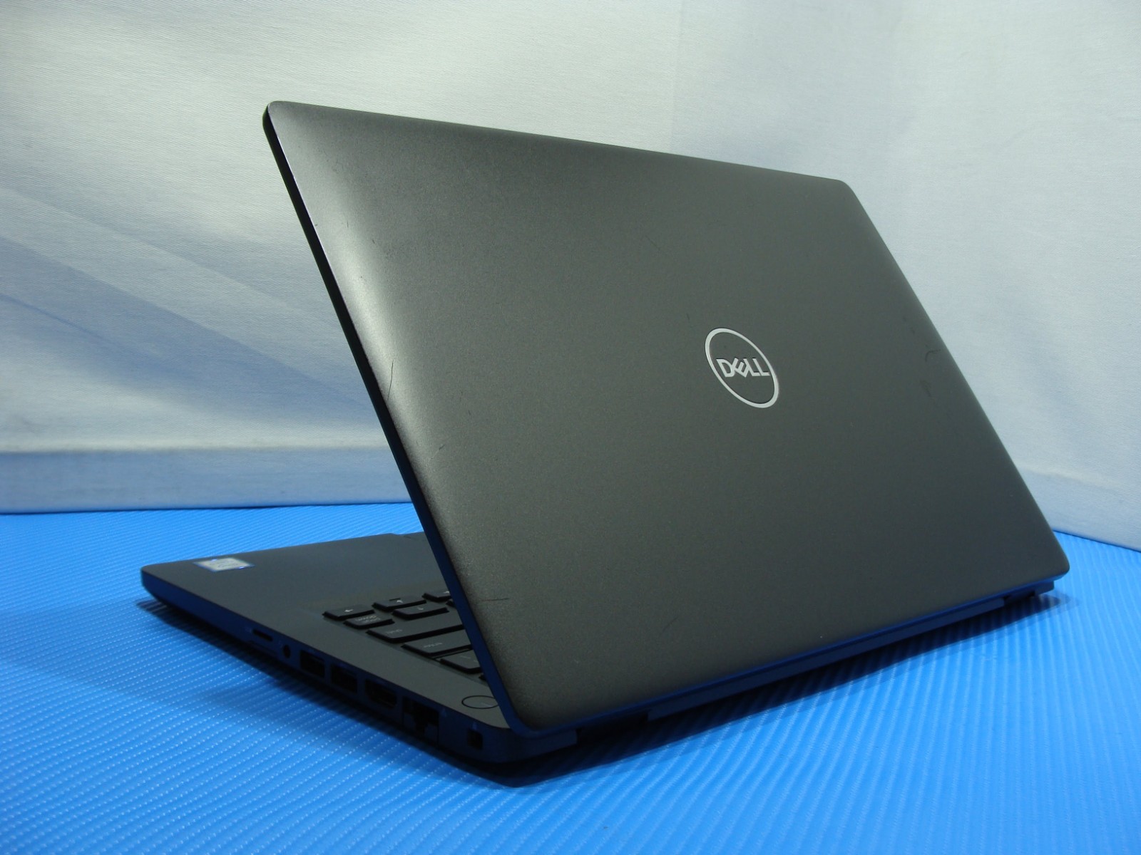 Dell Latitude 5400 14″ FHD Intel i7-8665U 1.9GHz 8GB 512GB Windows 11 Pro +PA