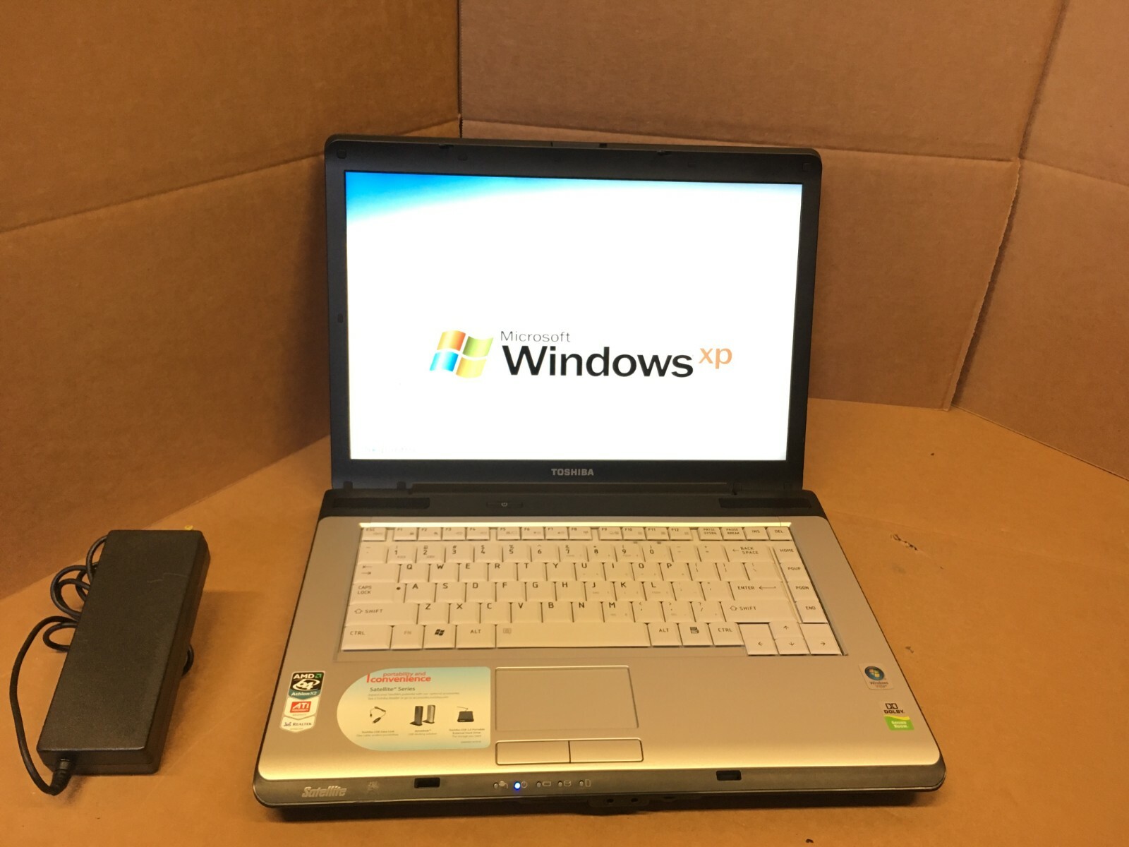 TOSHIBA SATELLITE A215 AMD ATHLON 64 X2 1.90GHz 2GB RAM 320GB HDD XP PRO ATI