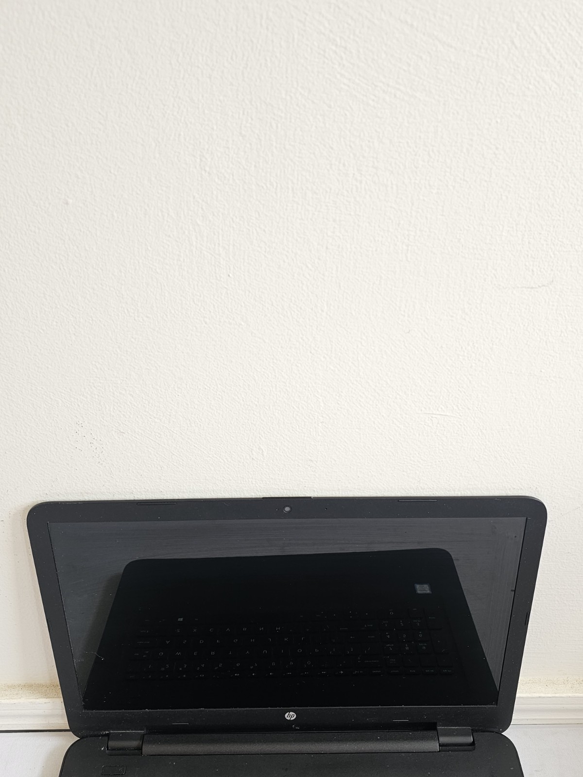 HP Notebook 17-x173dx Laptop – Intel i7 Gen 7 – 8GB RAM – 500GB BAD BATT Win 10