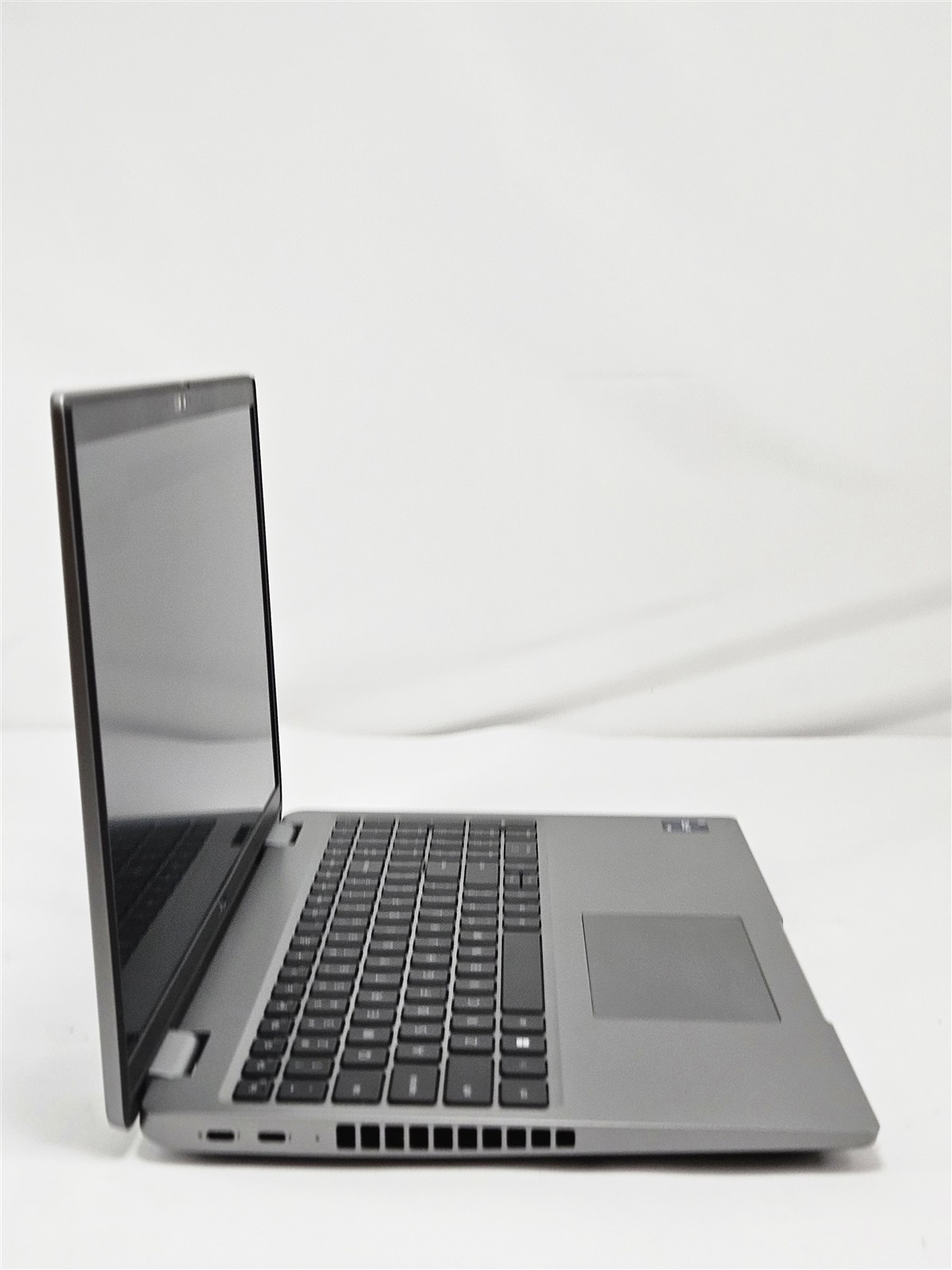 Dell 15.6″ Latitude 5540 Intel Core i7-1370P 32GB 1TB SSD Business
