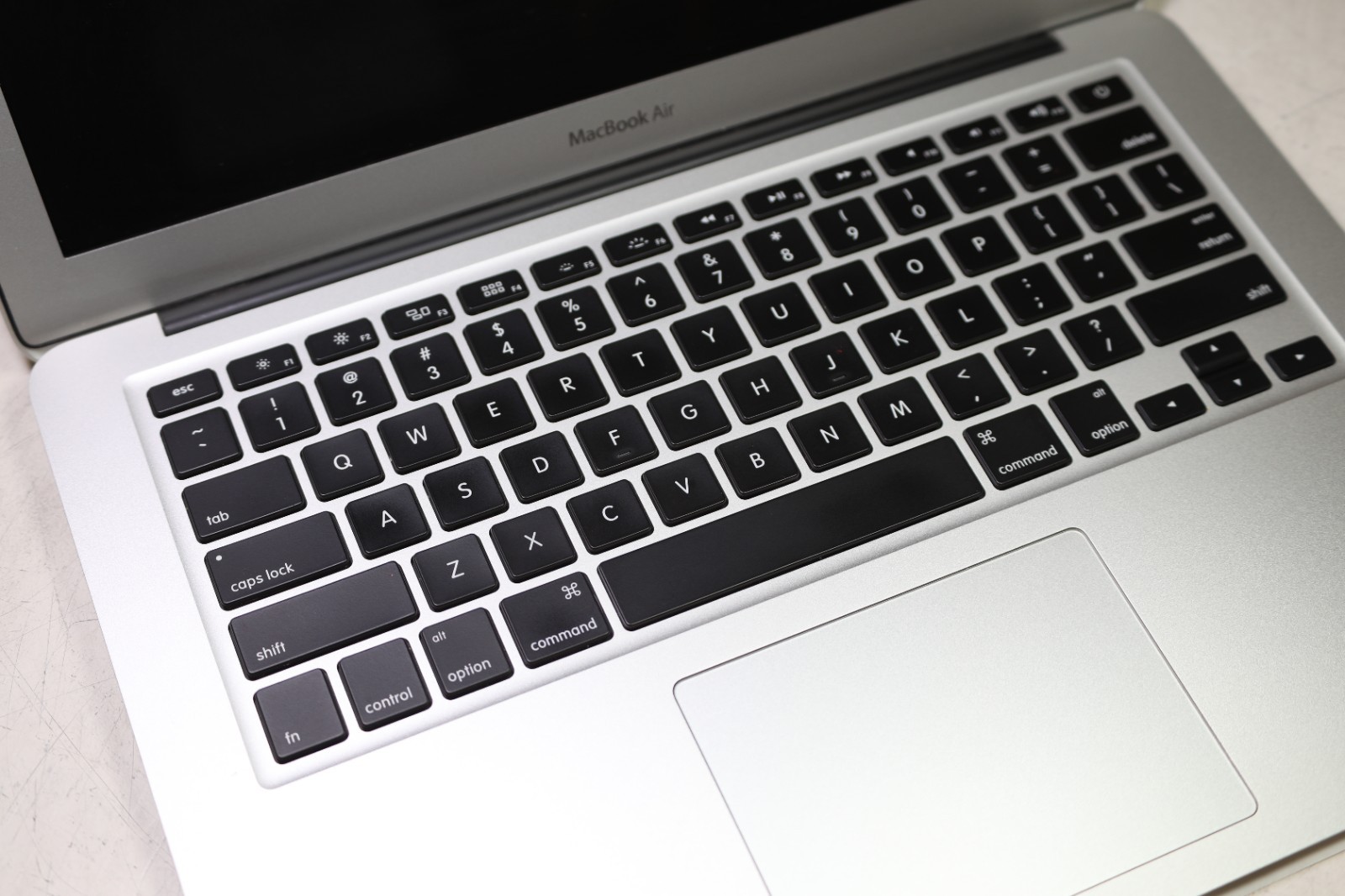 MacBook Air (1466) Intel Core i5-3427U CPU 1.80GHz-4GB RAM-128GB SSD-CatalinaOS