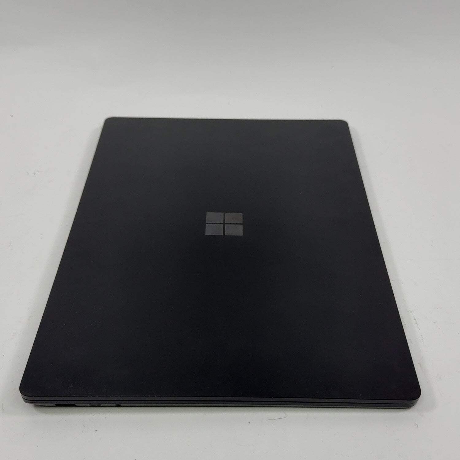 Microsoft Surface Laptop 3 13.5″ i7-1065G7 1.3GHz 16GB RAM 256GB SSD