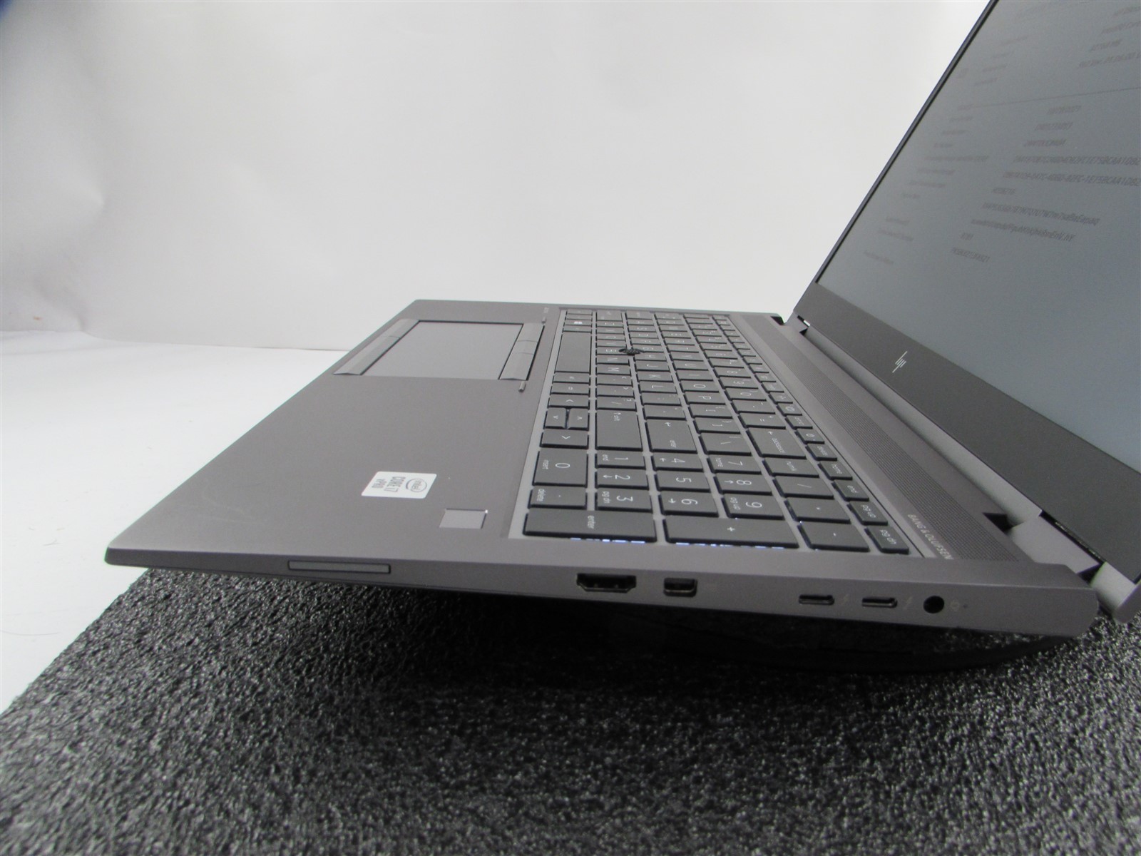 HP ZBOOK FURY 17 (G7) I7-10850H 512GB SSD 32GB RAM NVIDIA QUADRO RTX 3000 WIN 11