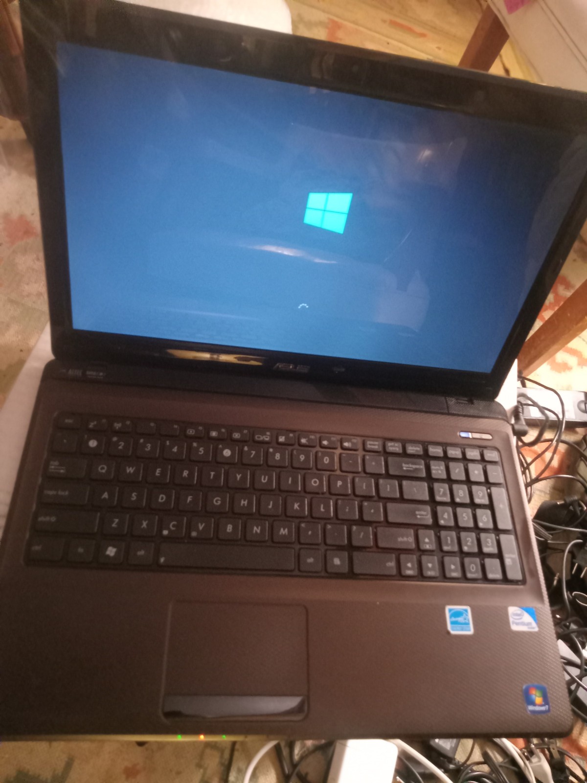 Asus K52F-BBR5 Intel Pentium P6100 2GHz 3 GB needs power cable