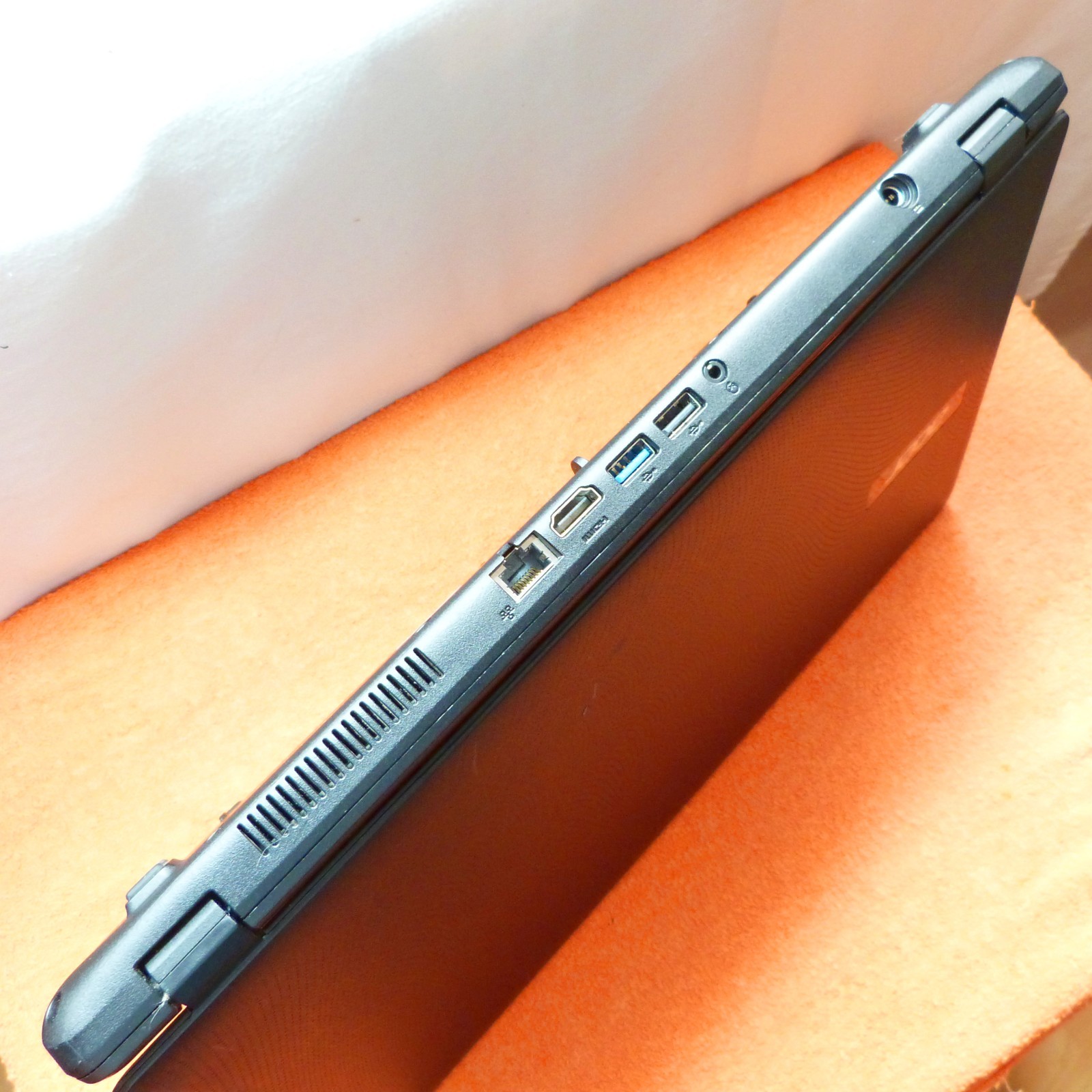 FAULTY Acer ES1 531 UltraBook 15 inch l SSD l 8 GB RAM HOBBYIST