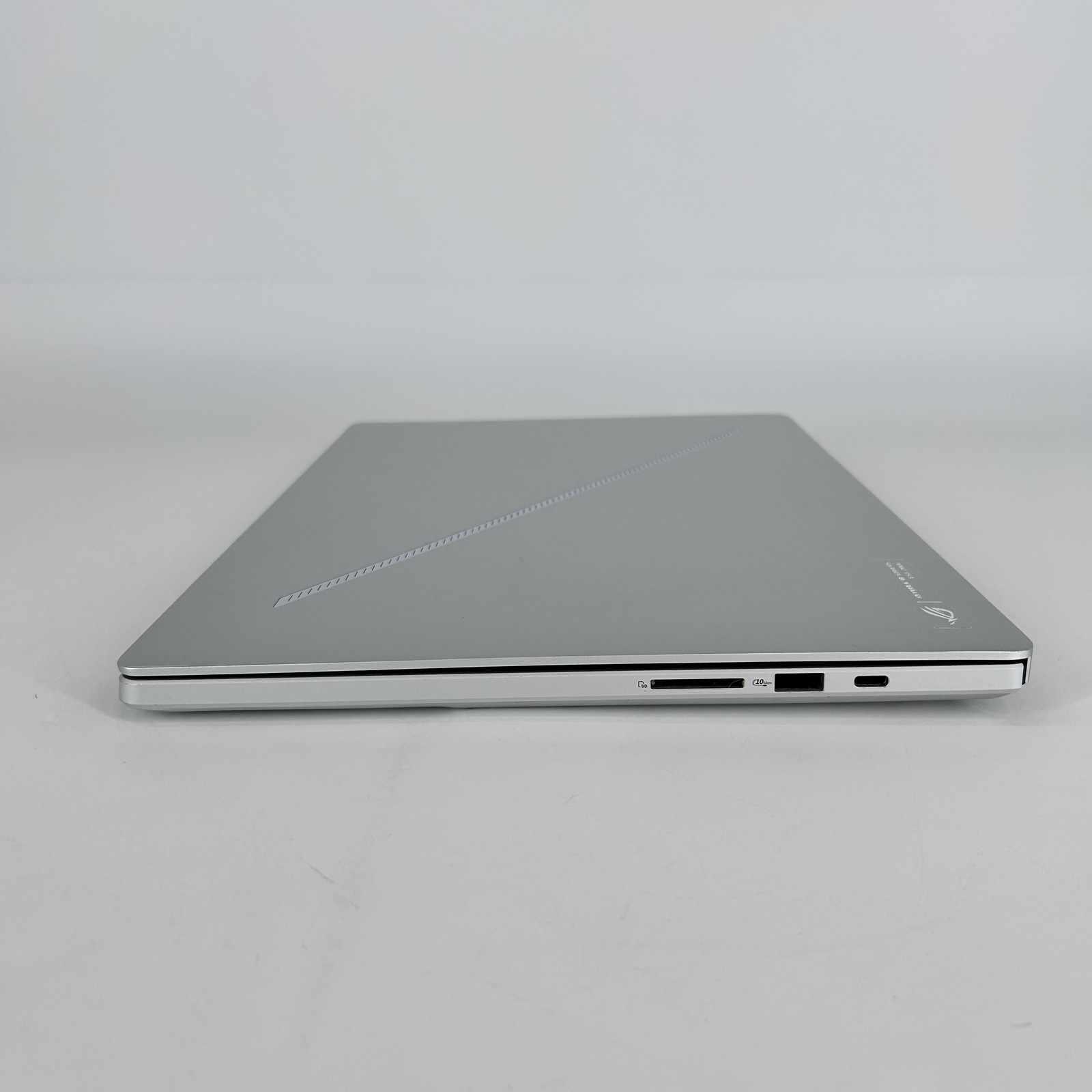 Asus ROG Zephyrus G16 GU605 240Hz QHD+ 2.9 GHz Ultra 9 285H 32GB 2TB RTX 5070 Ti