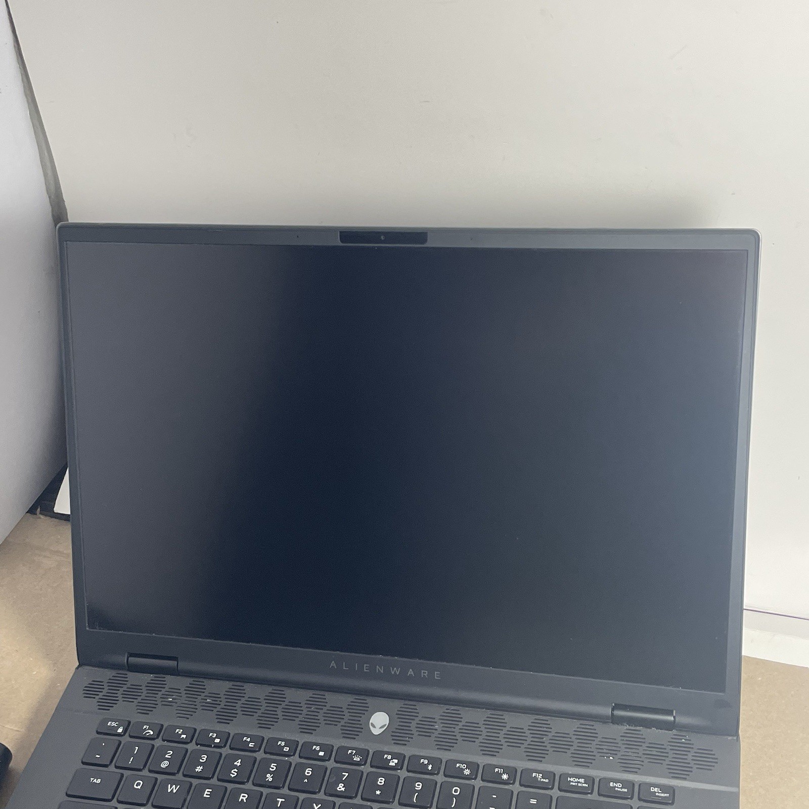 Dell Alienware M16 R2 RTX 4070 240Hz Ultra 7 155H 16GB 1TB SSD Good