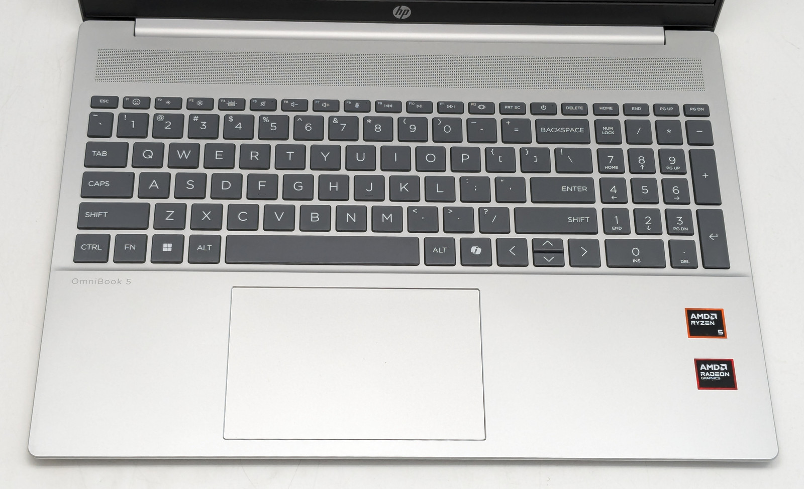 HP OmniBook 5 Laptop 16z-bc100 16″ AMD Ryzen 5 8540U 8GB DDR5 512GB SSD W11H