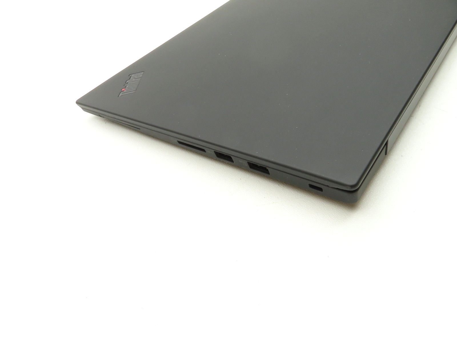 Lenovo ThinkPad P1 Gen 1 15.6″ Touch i7-8850H 2.6GHz 32GB RAM 512GB SSD P1000