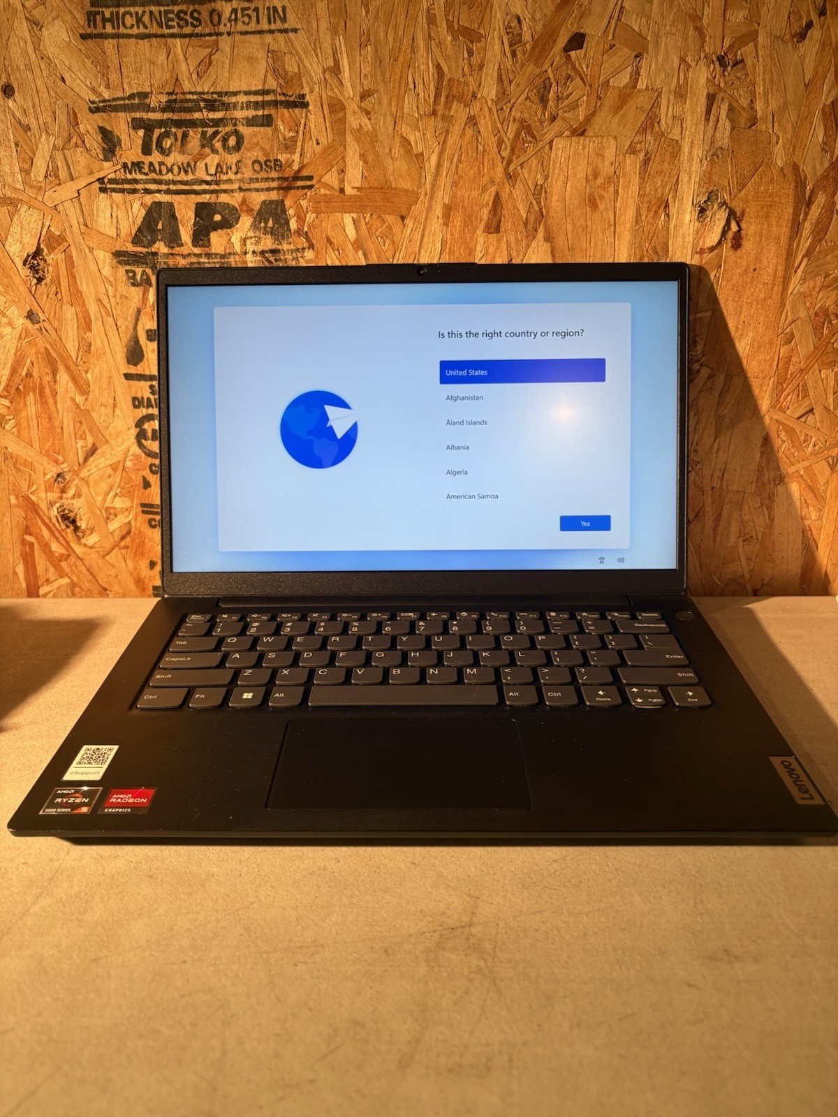 Lenovo V14 G3 ABA AMD Ryzen 5 8GB RAM 256GB SSD Win 11 Pro Laptop 14″