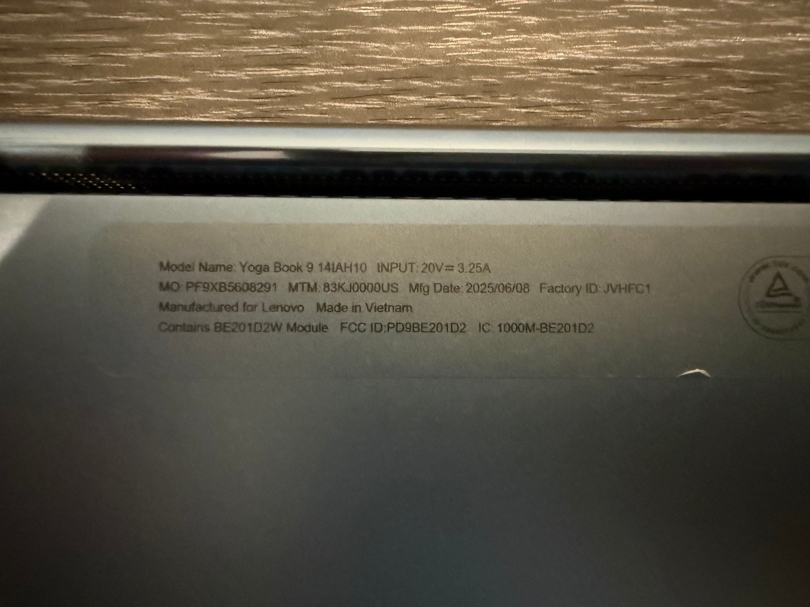 Lenovo Yoga Book 9i 14″ DUAL OLED 3K 16GB RAM Ultra 7 255H 1TB SSD Laptop B