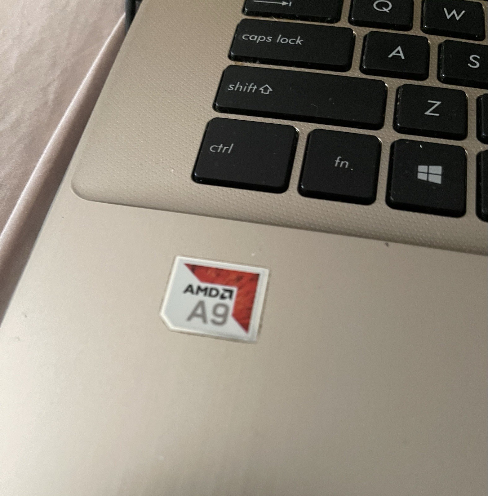 Used Asus Vivobook 2017 15.6 Inch Laptop X505B AMD A9 500gb SSD 16gb RAM