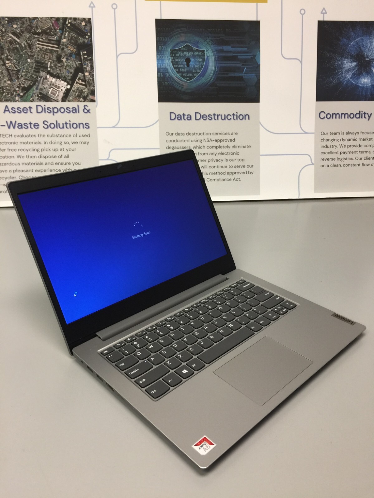 Lenovo IdeaPad Slim 1-14AST-05 14″ AMD A6-9220e | 4GB RAM 64GB SSD WIN 10 HOME