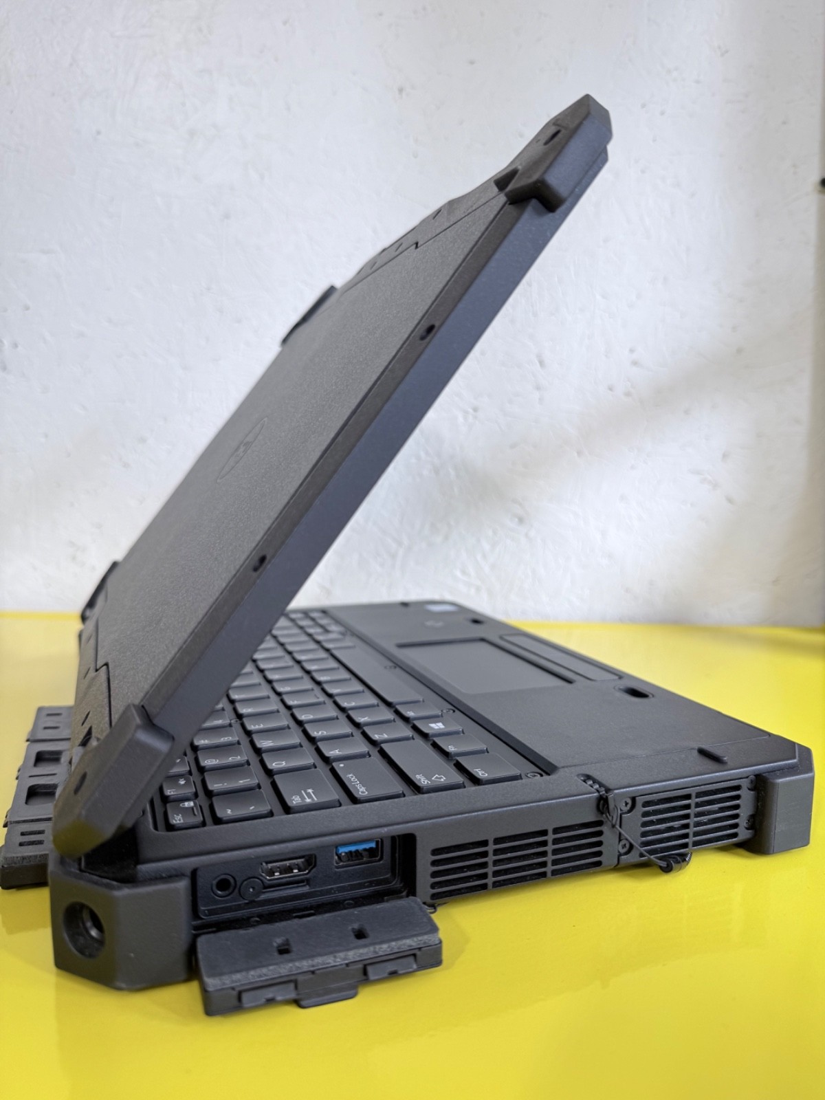 Dell Latitude 7214 Rugged Extreme Intel i5 6300U | 256GB SSD, 16GB RAM No Touch