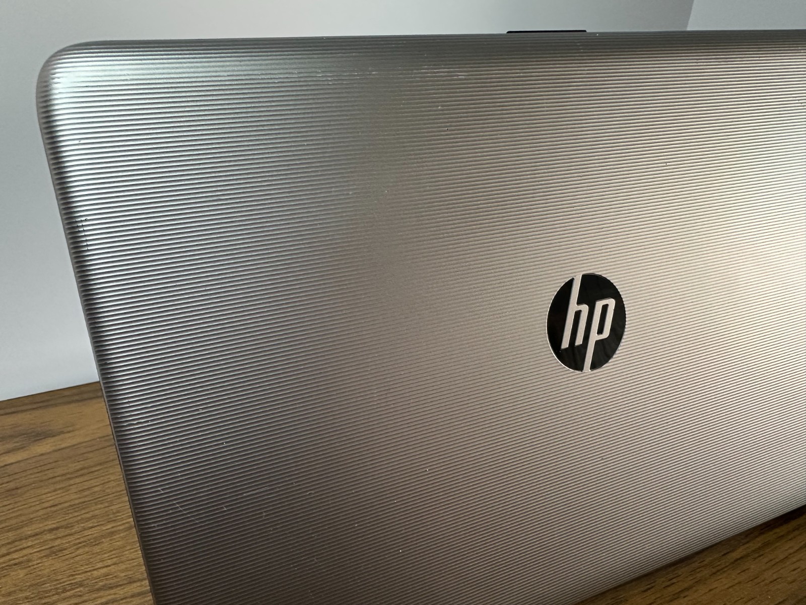 HP NoteBook 15-ay127cl | 15.6″ | i5-7200U 2.5GHz | 12GB RAM | 120GB SSD | *READ*