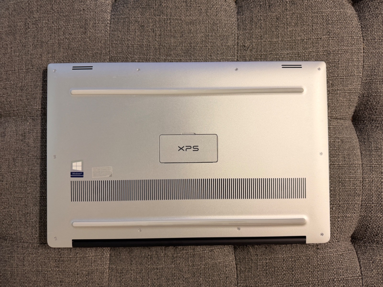 Dell XPS 15 7590 4K OLED Laptop i7-9750H, 16GB RAM, GTX1650 GDDR5 GPU