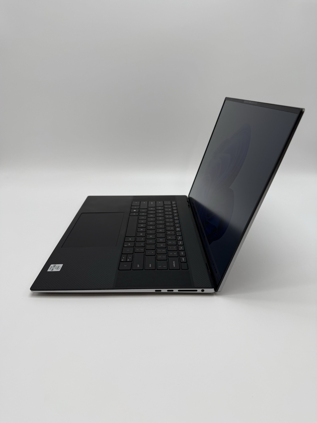Dell Precision 5750 17 FHD+ i7-10850H | Quadro T2000 | 32GB | 512GB SSD | Win11P