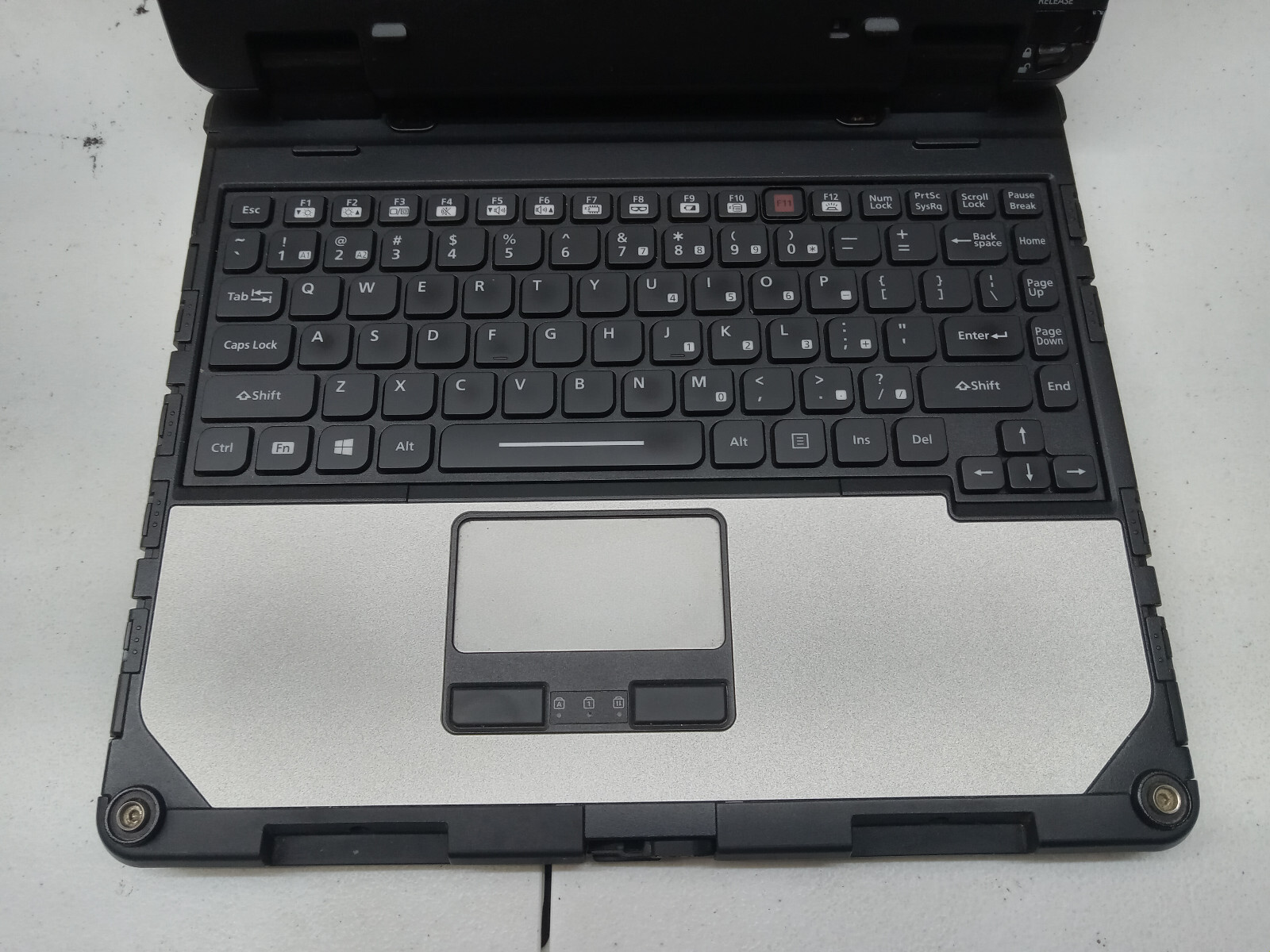 PANASONIC TOUGHBOOK CF-33 , i5-7300, 1TB, 16GB RAM, 2-HD BATTS 4G & GPS
