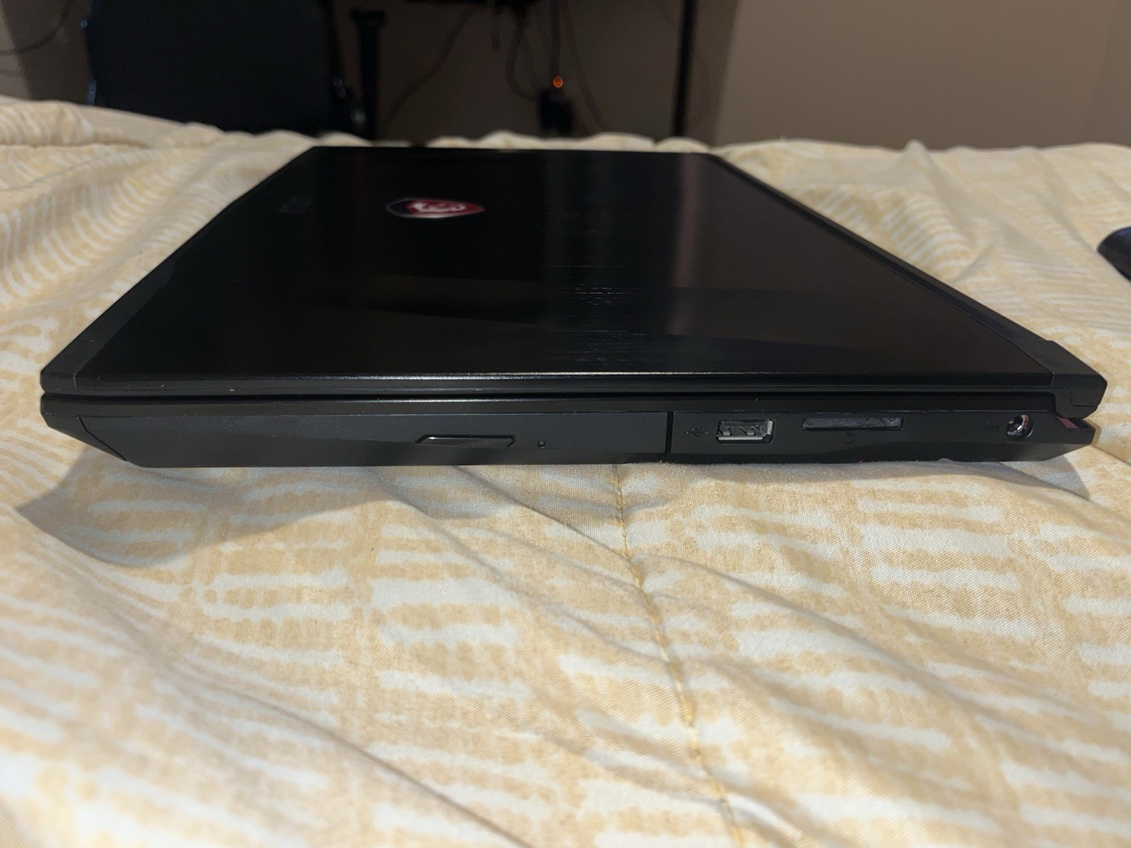 MSI GL62 6QF-893US Laptop FHD, I7-6700HQ, 8GB RAM, GTX-960M, 1TB HDD