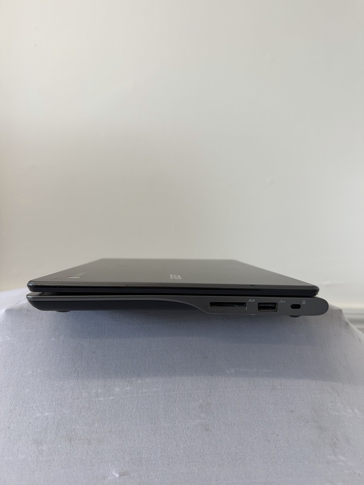 Acer Chromebook C740-C3P1 Laptop – Good Screen – Intel Celeron 3205U – Read Des
