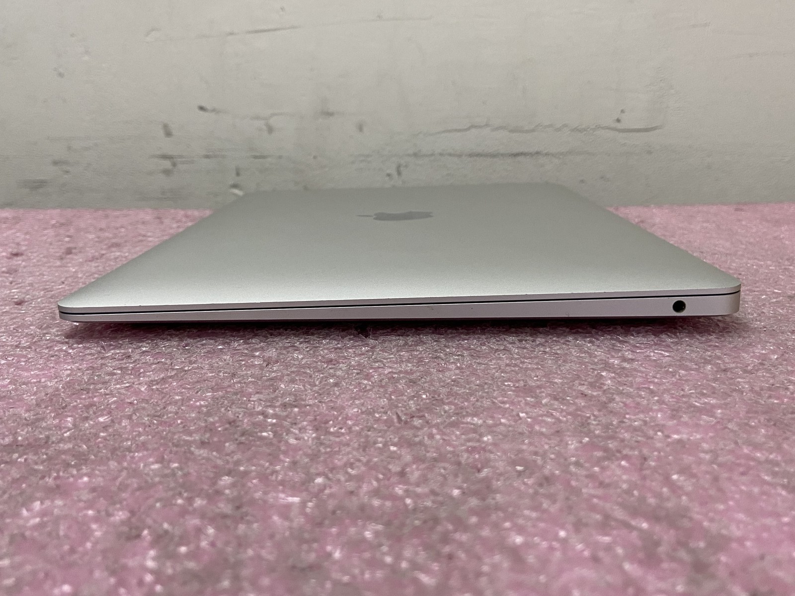 Apple MacBook Air 2020 A2179 13.3″ i3-1000NG4 8GB RAM 128GB SSD *Read* – CLP37A