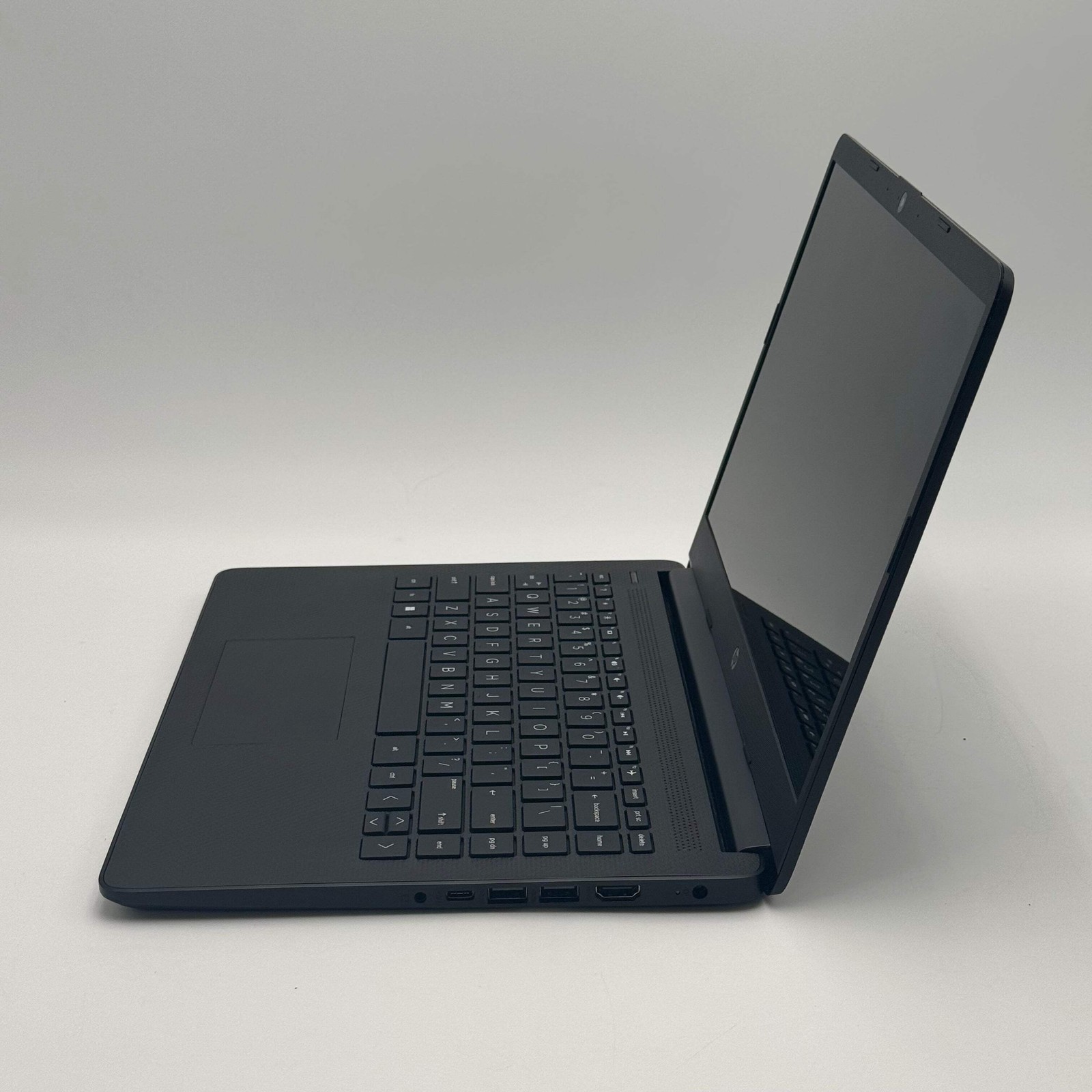 HP 14-DQ0020NR 13″ Intel Celeron 4GB RAM 64GB SSD