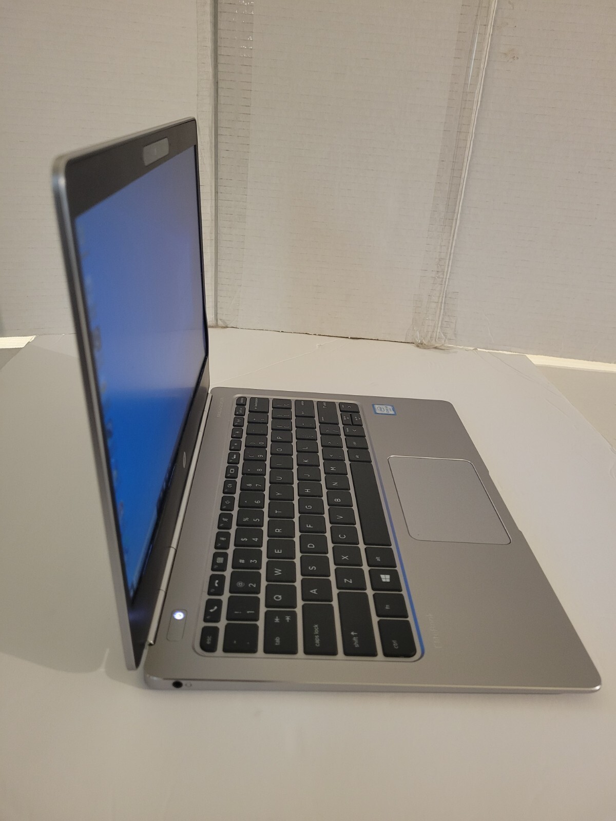 HP ELITEBOOK FOLIO 12.5″ G1 CORE M5-6Y54@1.10-1.51GHz 8GB RAM 250GB SSD WIN 10