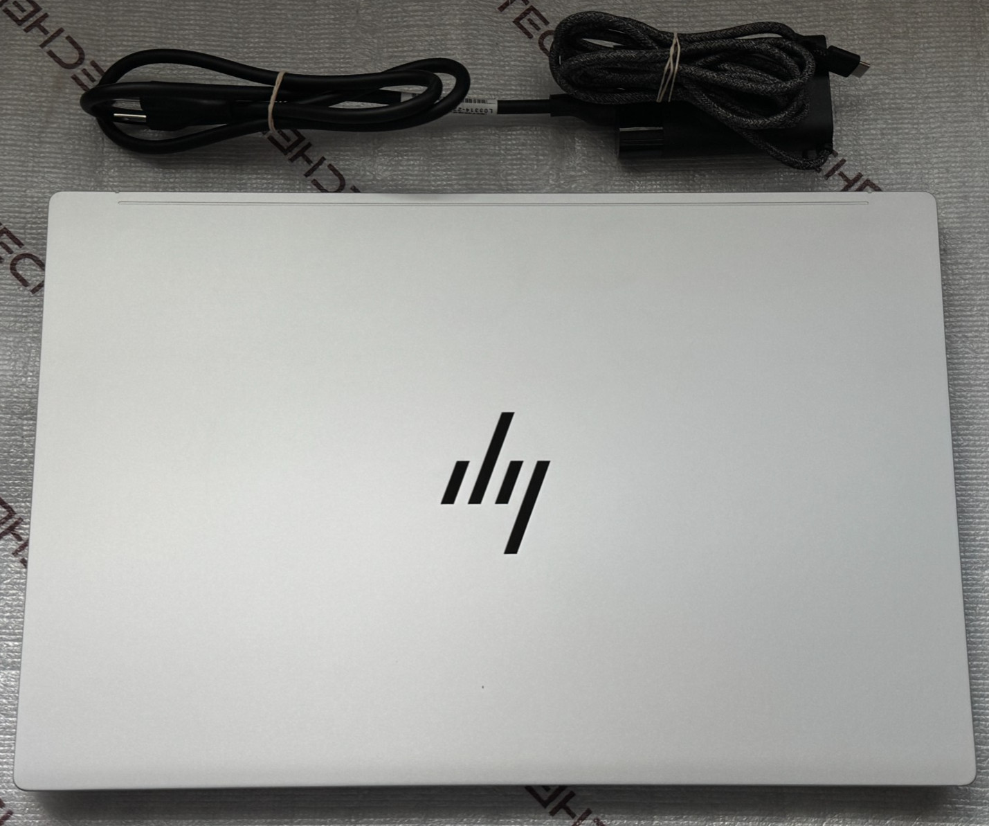 HP OmniBook X 17.3″ FHD Touch Laptop Ultra 7 256V 16GB RAM 1TB SSD 17-DD0013DX