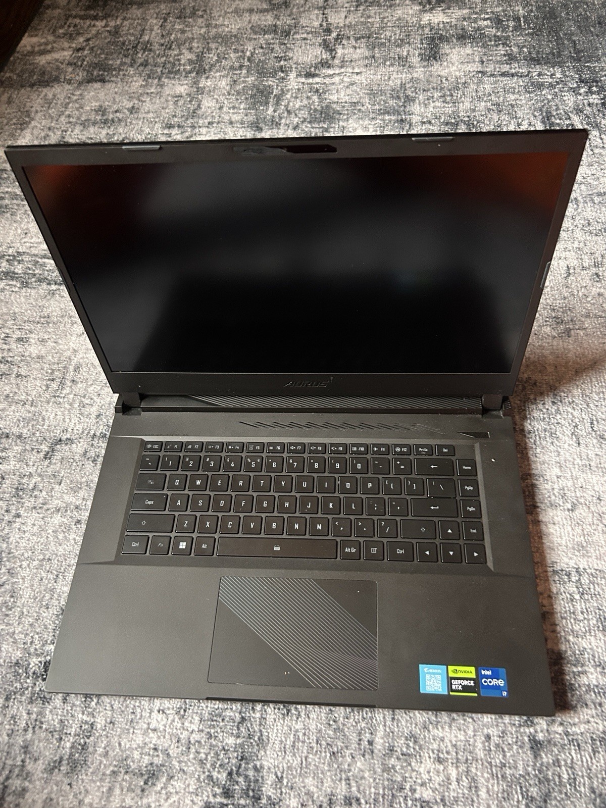 GIGABYTE AORUS 15 i7-13700H, RTX 4070, 16GB DDR5 1TB SSD, 15.6” QHD 165Hz, Win11