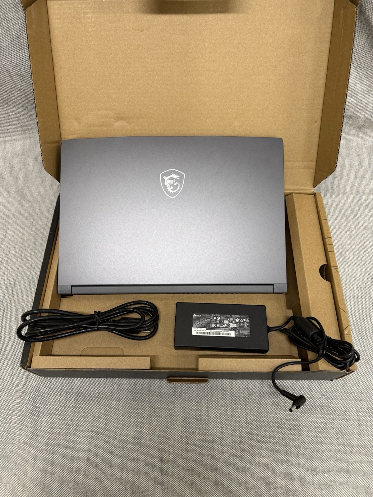 MSI Thin 15 B13UC-1000US 15.6″ FHD Gaming Intel i5-13420H 16GB 1TB RTX3050 Win11