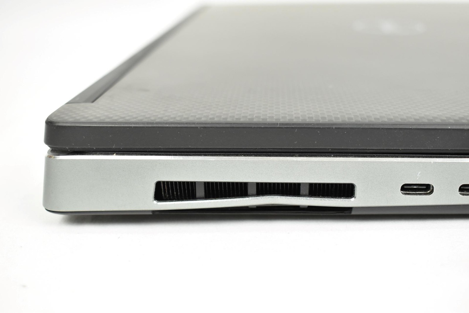 Dell Precision 7730 i7-8850H 2.6GHz 32GB 256GB SSD No OS 17.3″ Quadro P3200