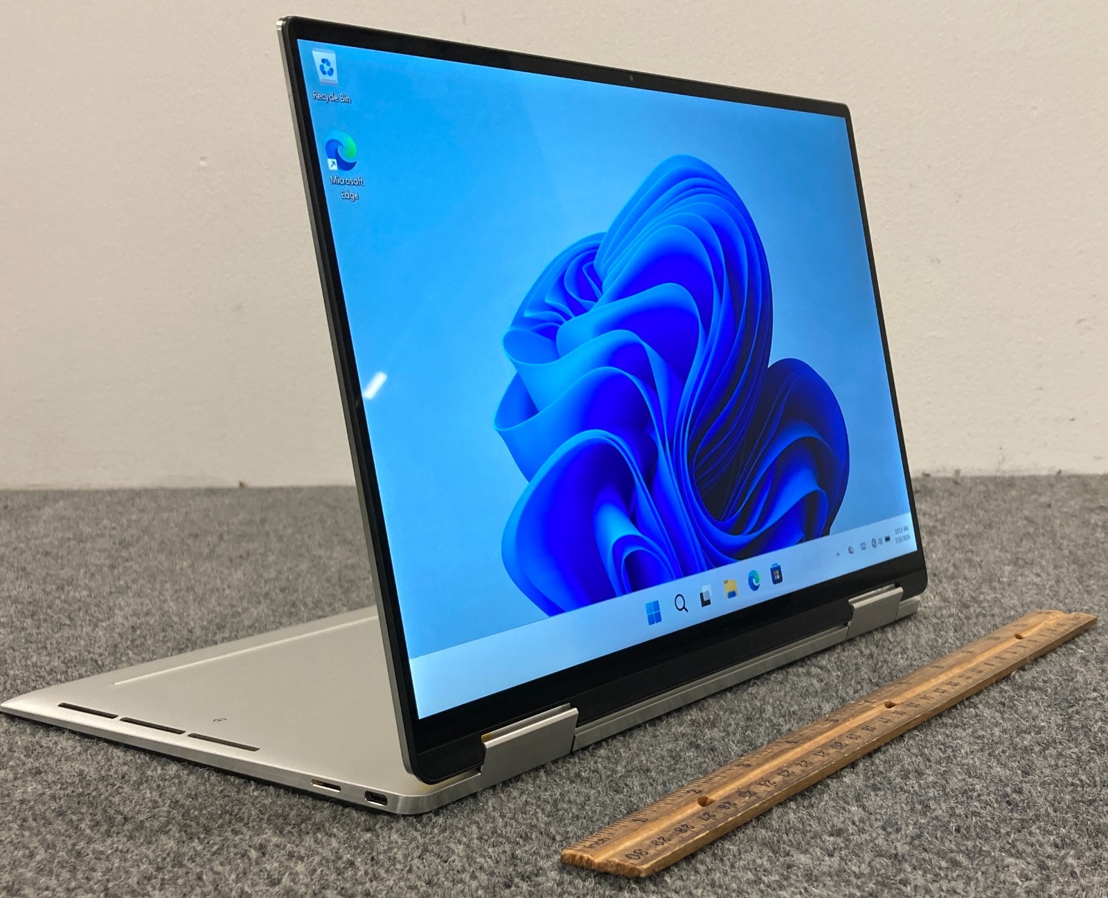 Dell XPS 13 7390 2-in-1 13.3″ Touch Laptop i7-1065G7 16GB RAM 512GB NVMe, As Is