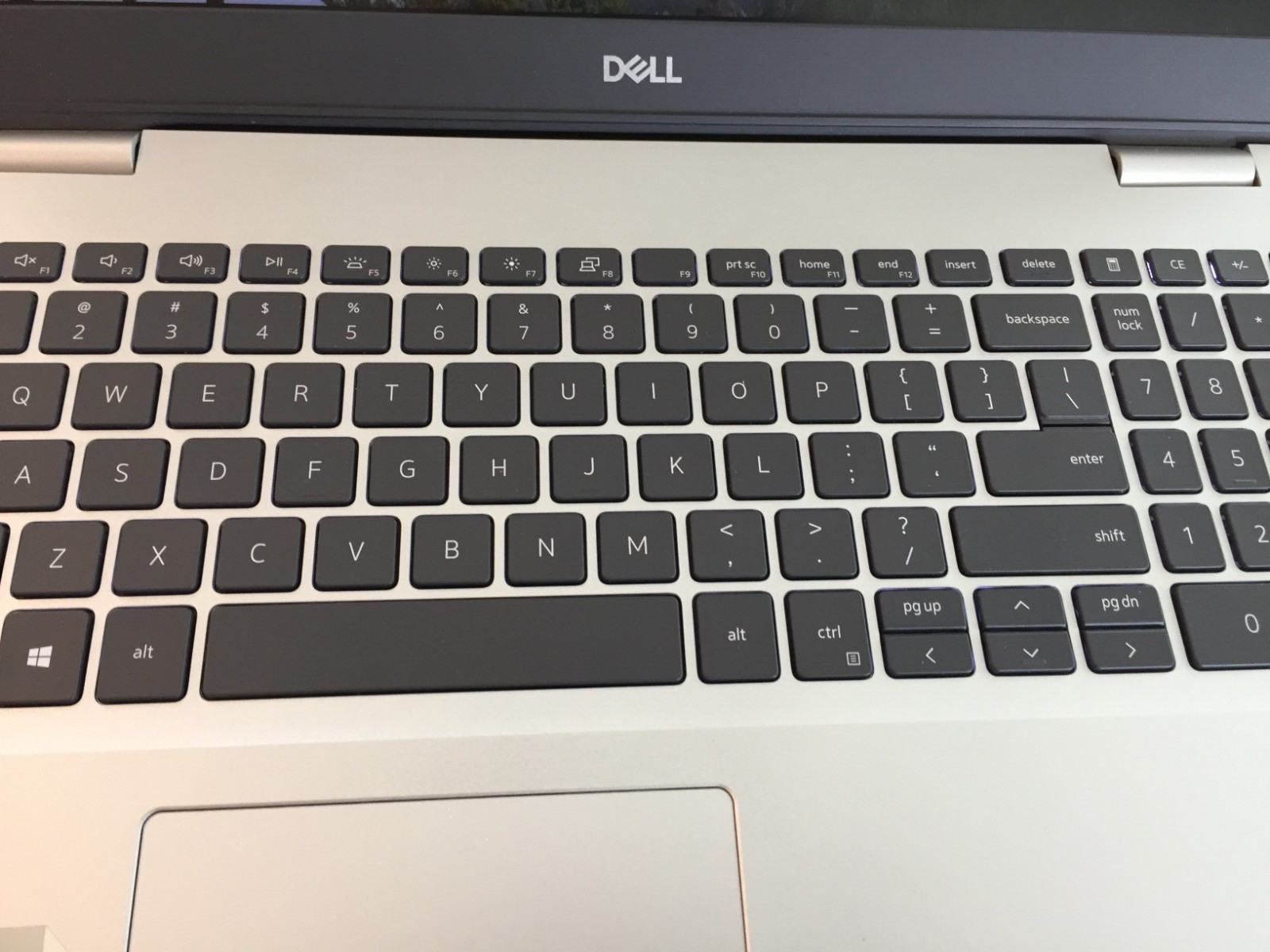 Dell Inspiron 5593 Intel i5-10thGen 3.6GH,8GB,512GB SSD,Win 11 Pro, W/AC Adapter