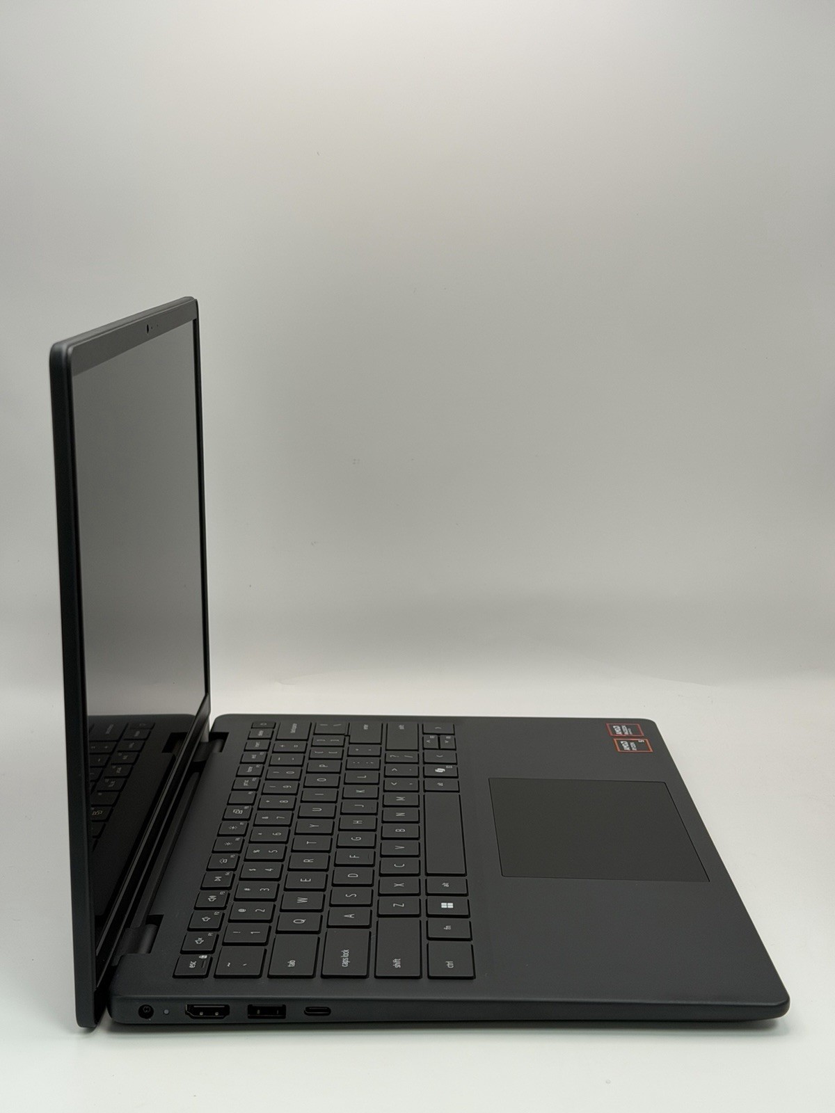 Dell Pro 14 Essential 14″ PV14255 -AMD Ryzen 5 220 16GB, 512GB SSD WIN 11 Pro