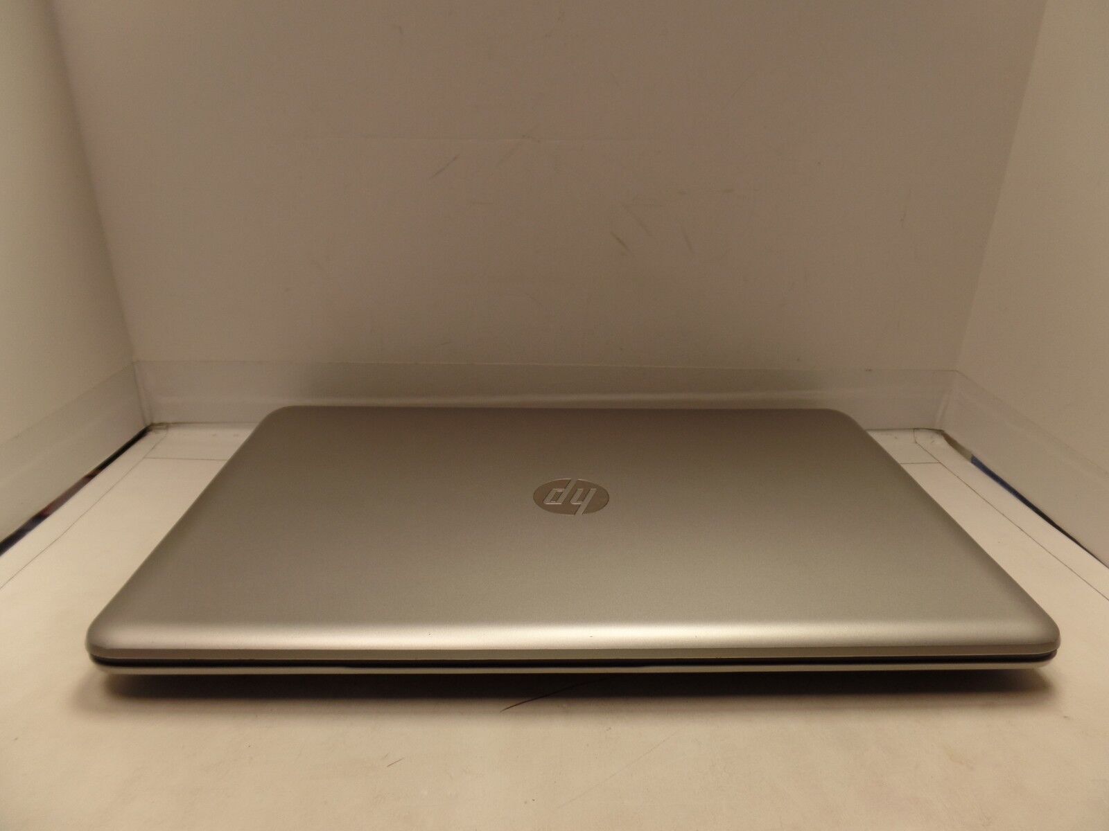 17.3″ HP Pavilion TouchScren AMD A8-5550M 2.10GHz 10GB 1TB Radeon HD 8550G Win10