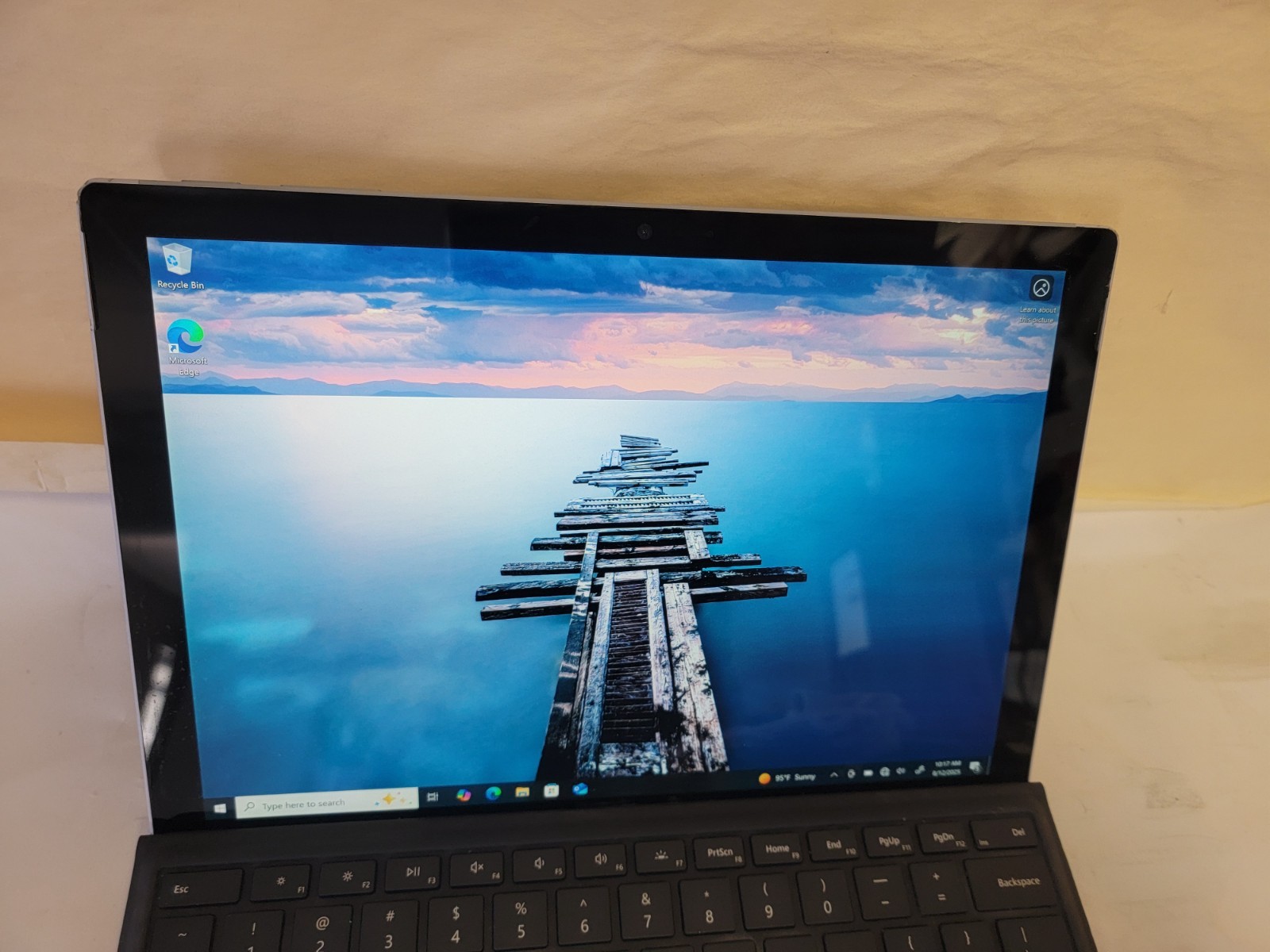 Microsoft Surface Pro 5 Intel m3-7Y30 1.00GHz 4GB RAM 128GB M.2 NVMe Win 10 P