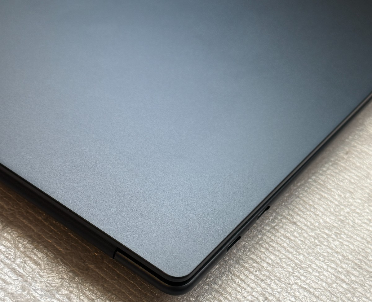 Lenovo Yoga Slim 7x 14.5″ 3K OLED Touch Laptop Snapdragon X Elite 32GB 1TB