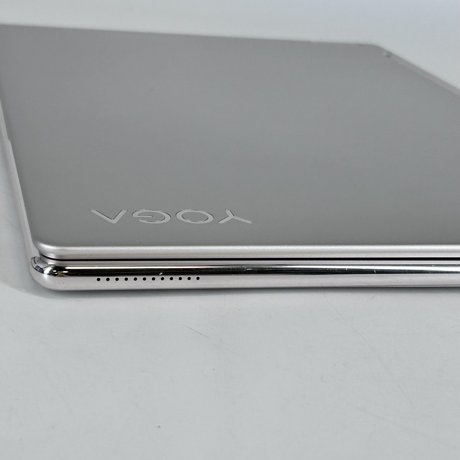Lenovo Yoga 9i 14 Gold QHD+ TOUCH 2.2 GHz i7-1360P 16GB 512GB SSD Very Good
