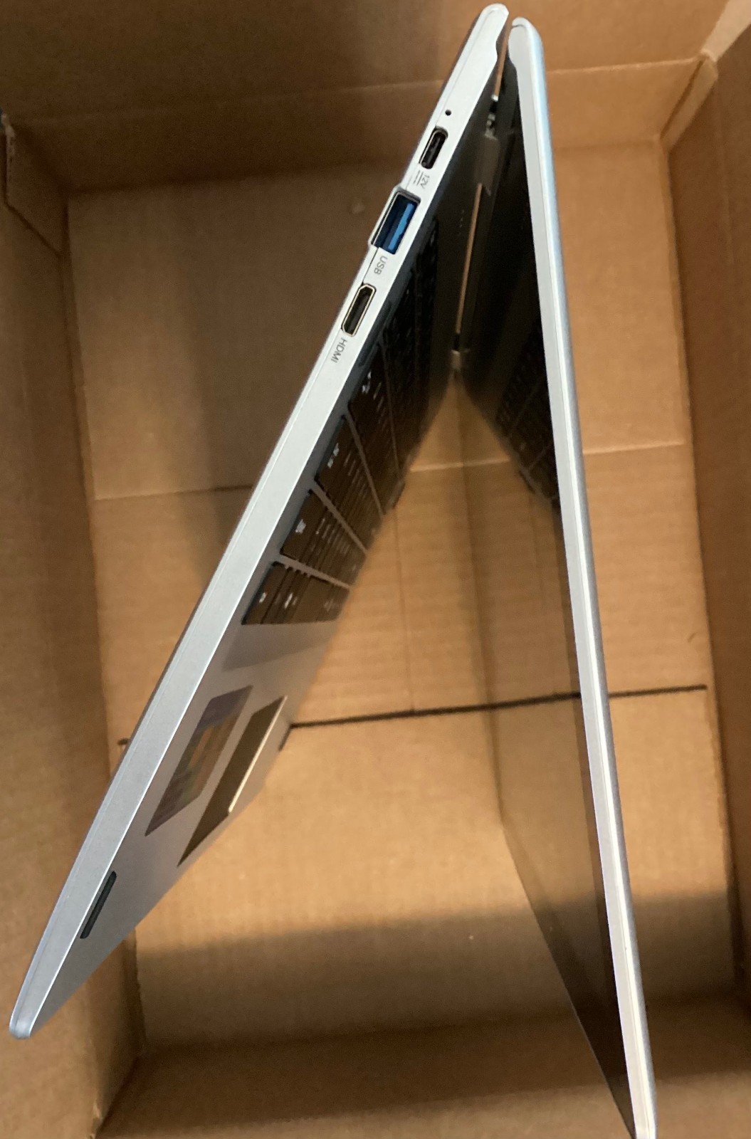 Iview Convertible 2-in-1 Laptop 14 FHD IPS Touchscreen 4GB 64GB SSD Win 10 PRO