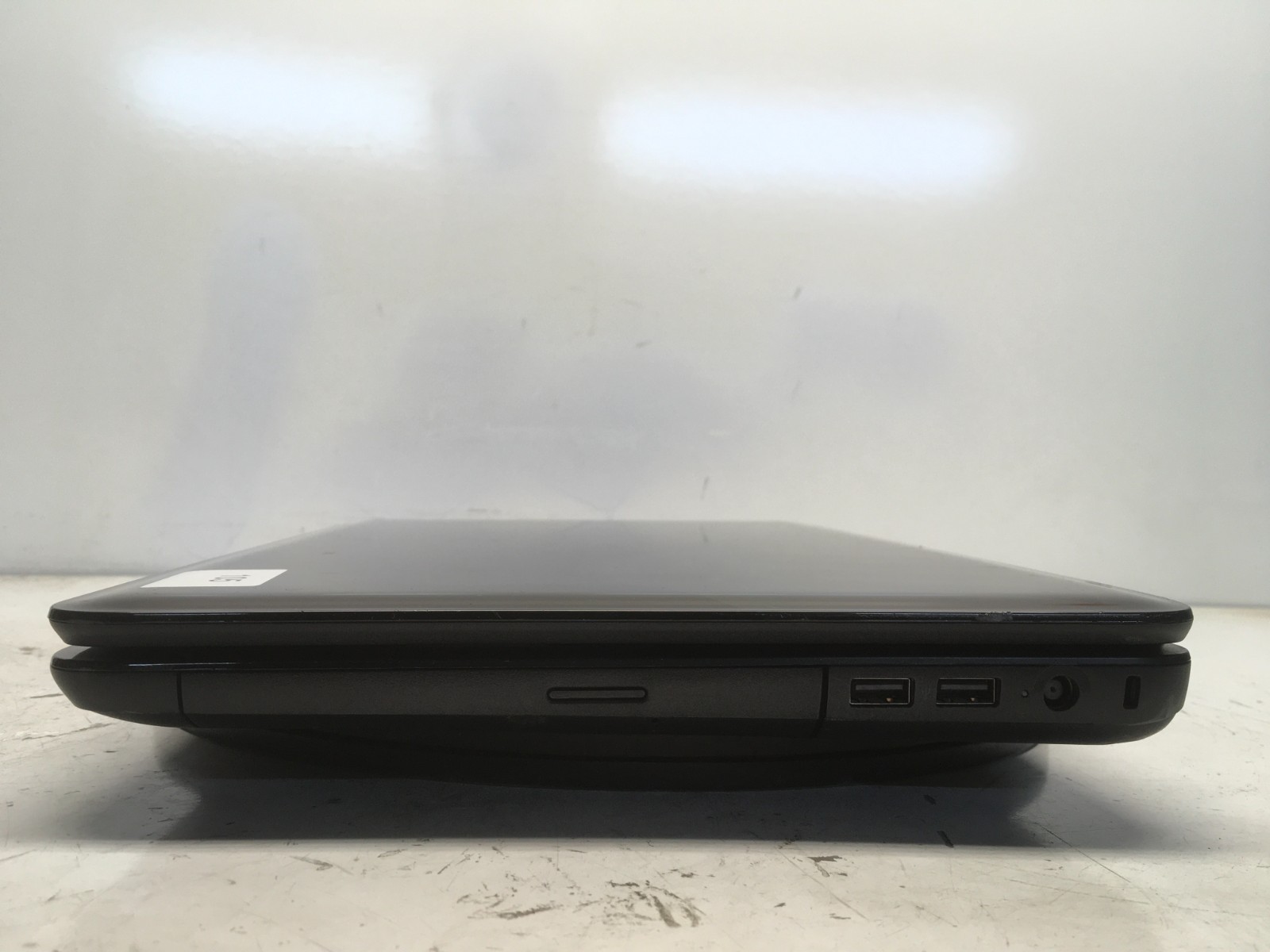 HP 2000-2B44DX AMD E-300 1300MHz 4 GB NO HDD