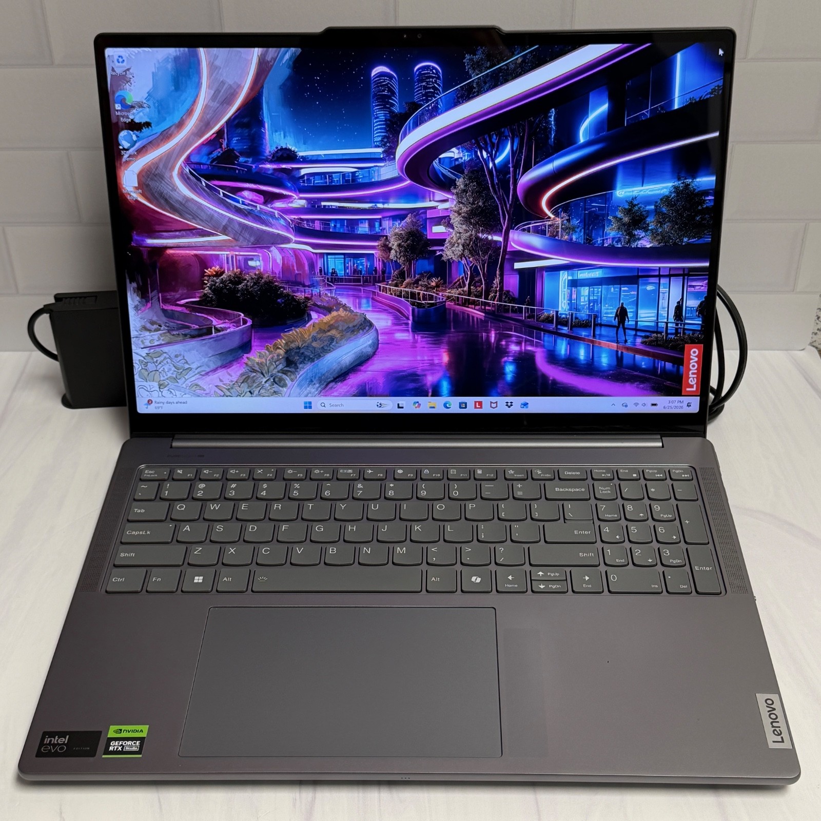 Lenovo Yoga Pro 9 Core Ultra 9 32 GB RAM 1 TB HD NVIDIA GeForce RTX 4050 #H419
